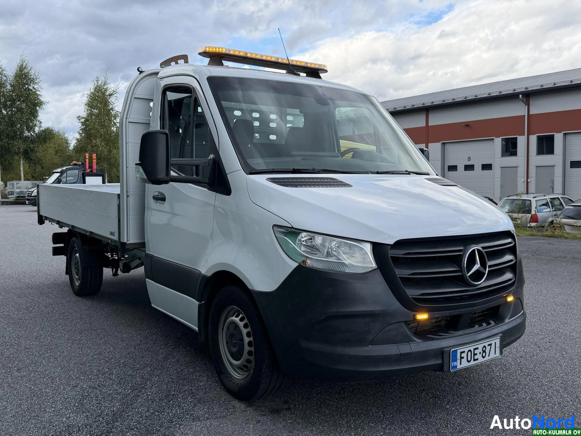 Valkoinen Mercedes-Benz Sprinter 316 CDI 2020, etuviisto, keula oikealle, kuva 3