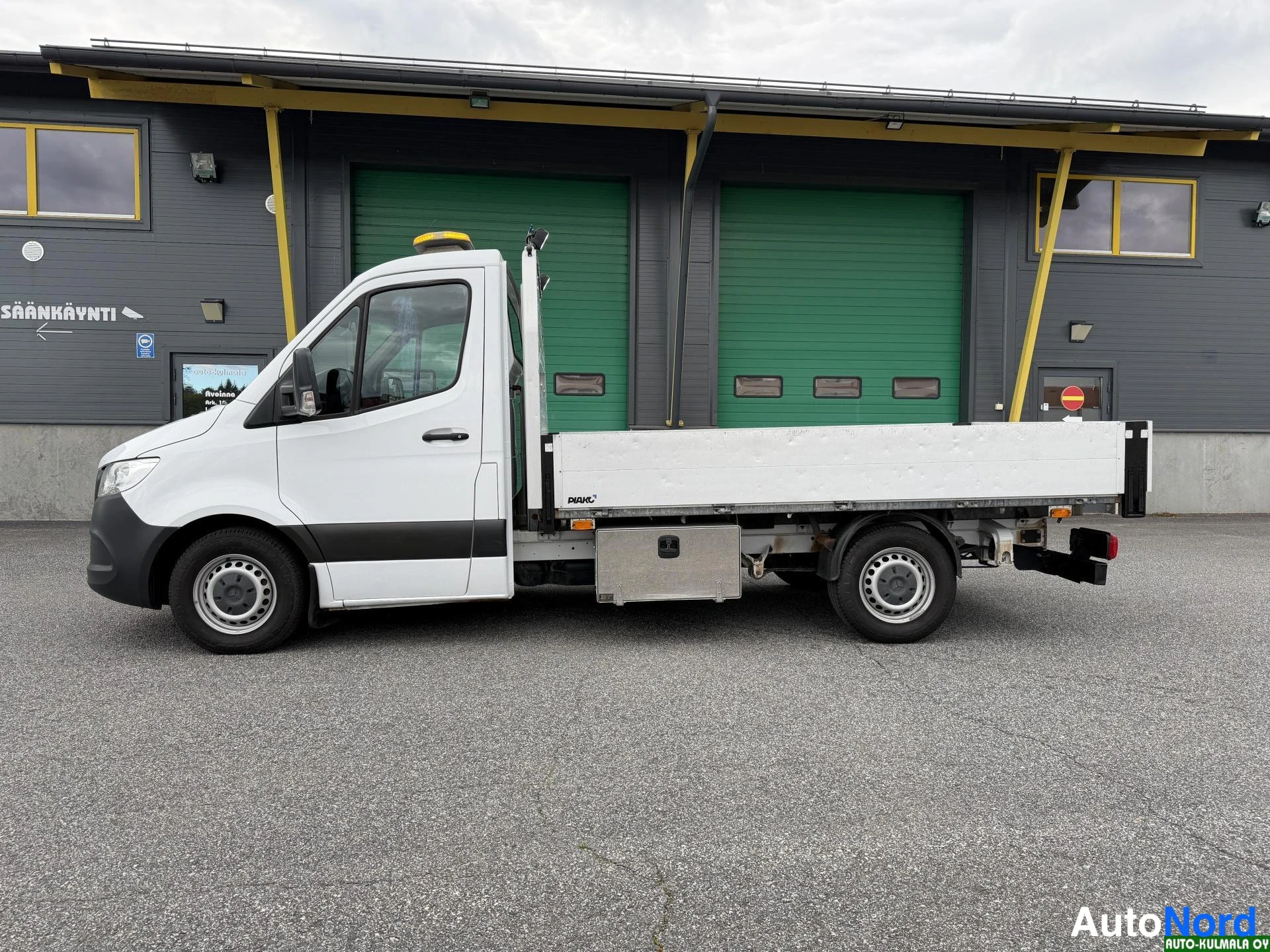 Valkoinen Mercedes-Benz Sprinter 316 CDI 2019, sivulta, kuva 7