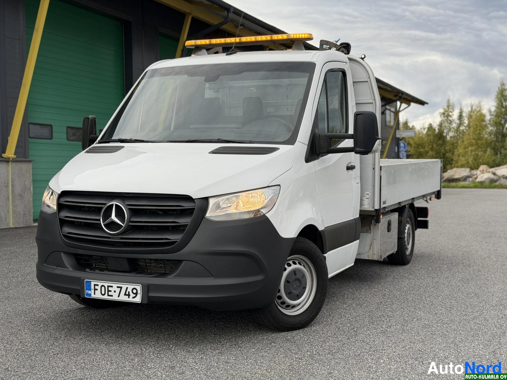 Valkoinen Mercedes-Benz Sprinter 316 CDI 2019, etuviisto, keula vasemmalle, kuva 4