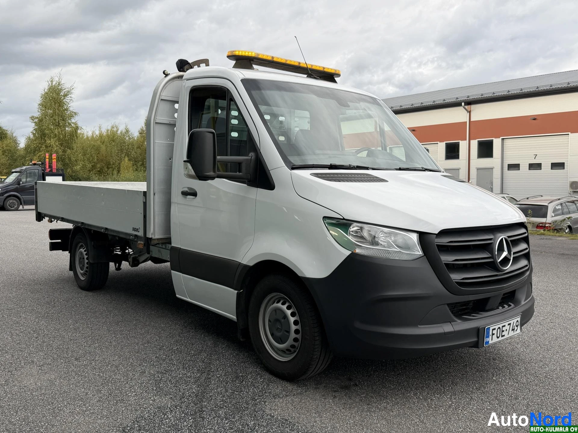 Valkoinen Mercedes-Benz Sprinter 316 CDI 2019, etuviisto, keula oikealle, kuva 5