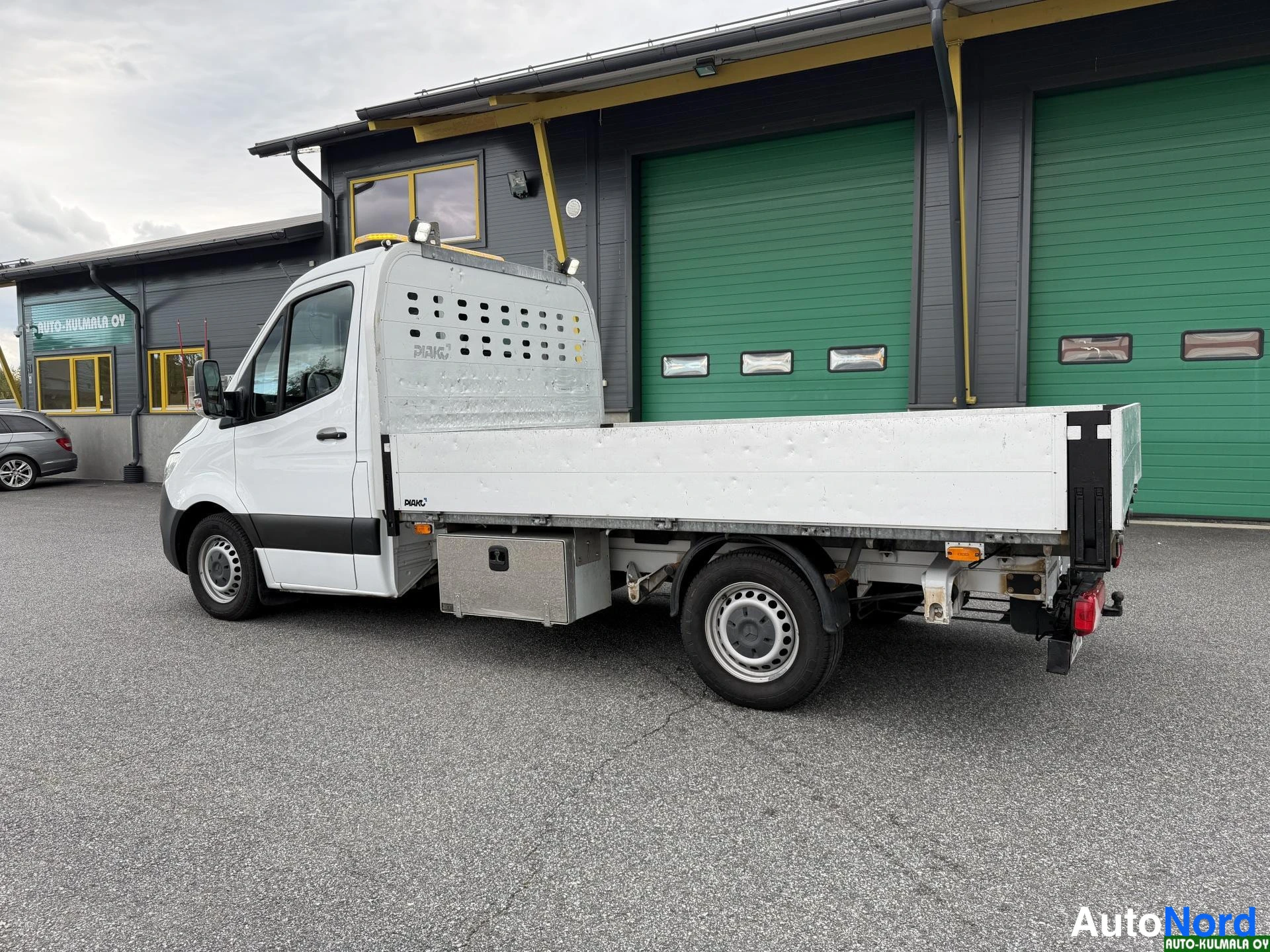 Valkoinen Mercedes-Benz Sprinter 316 CDI 2019, etuviisto, keula vasemmalle, kuva 2
