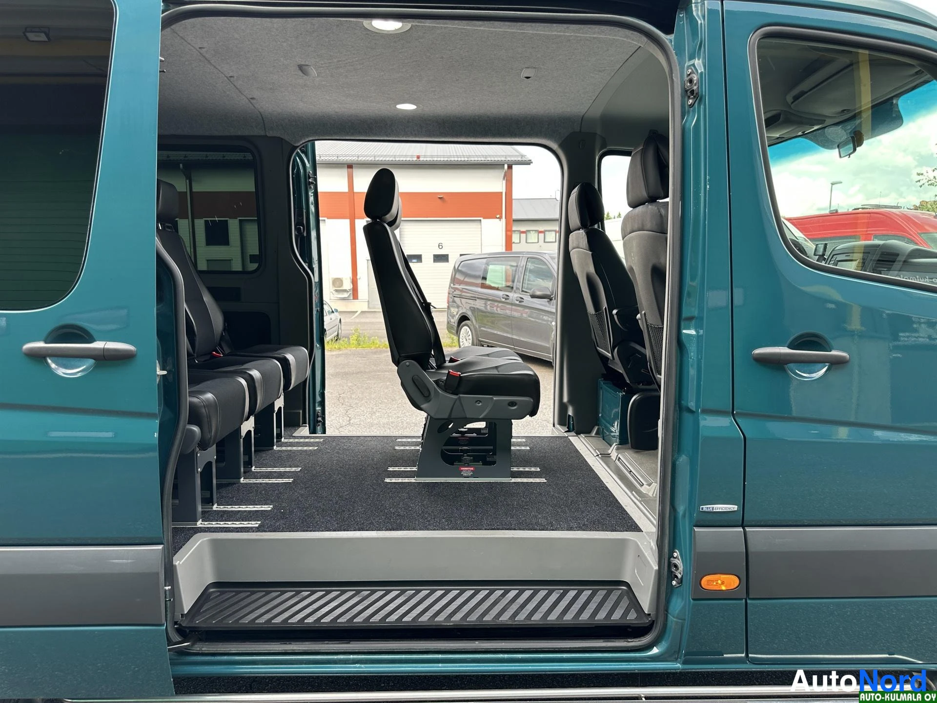 Vihreä Mercedes-Benz Sprinter 316 CDI 2017, takaistuimet, kuva 17