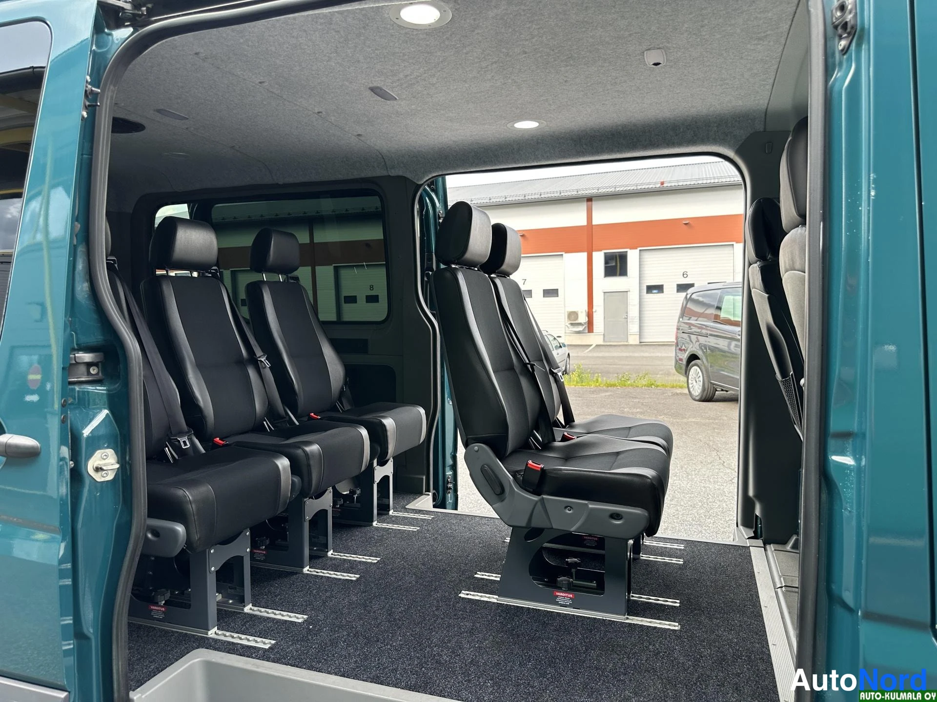 Vihreä Mercedes-Benz Sprinter 316 CDI 2017, takaistuimet, kuva 18