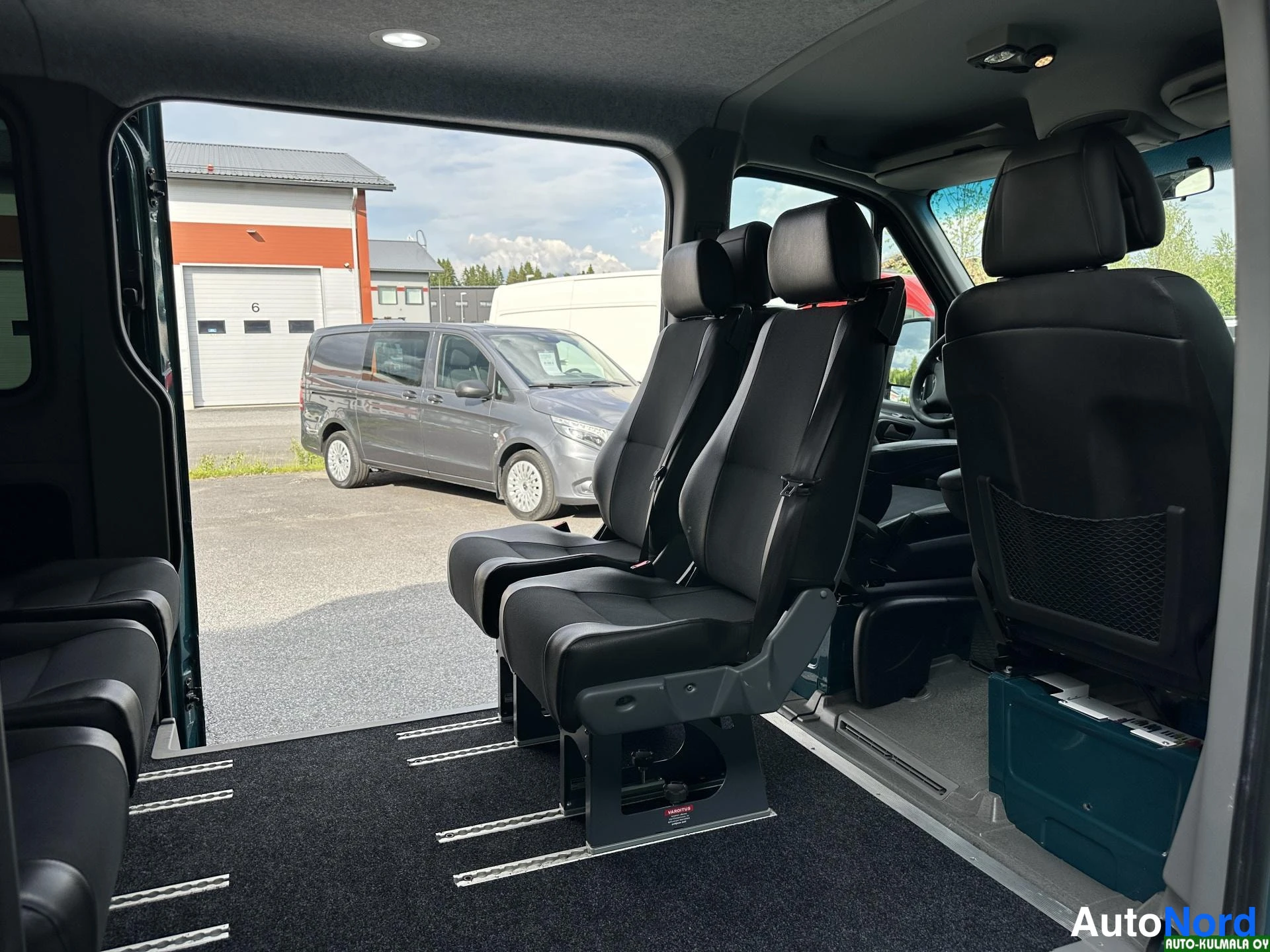 Vihreä Mercedes-Benz Sprinter 316 CDI 2017, takaistuimet, kuva 20