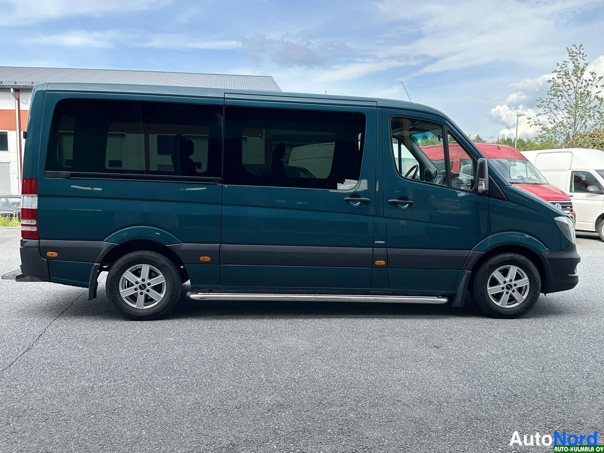Vihreä Mercedes-Benz Sprinter 316 CDI 2017, sivulta, kuva 6