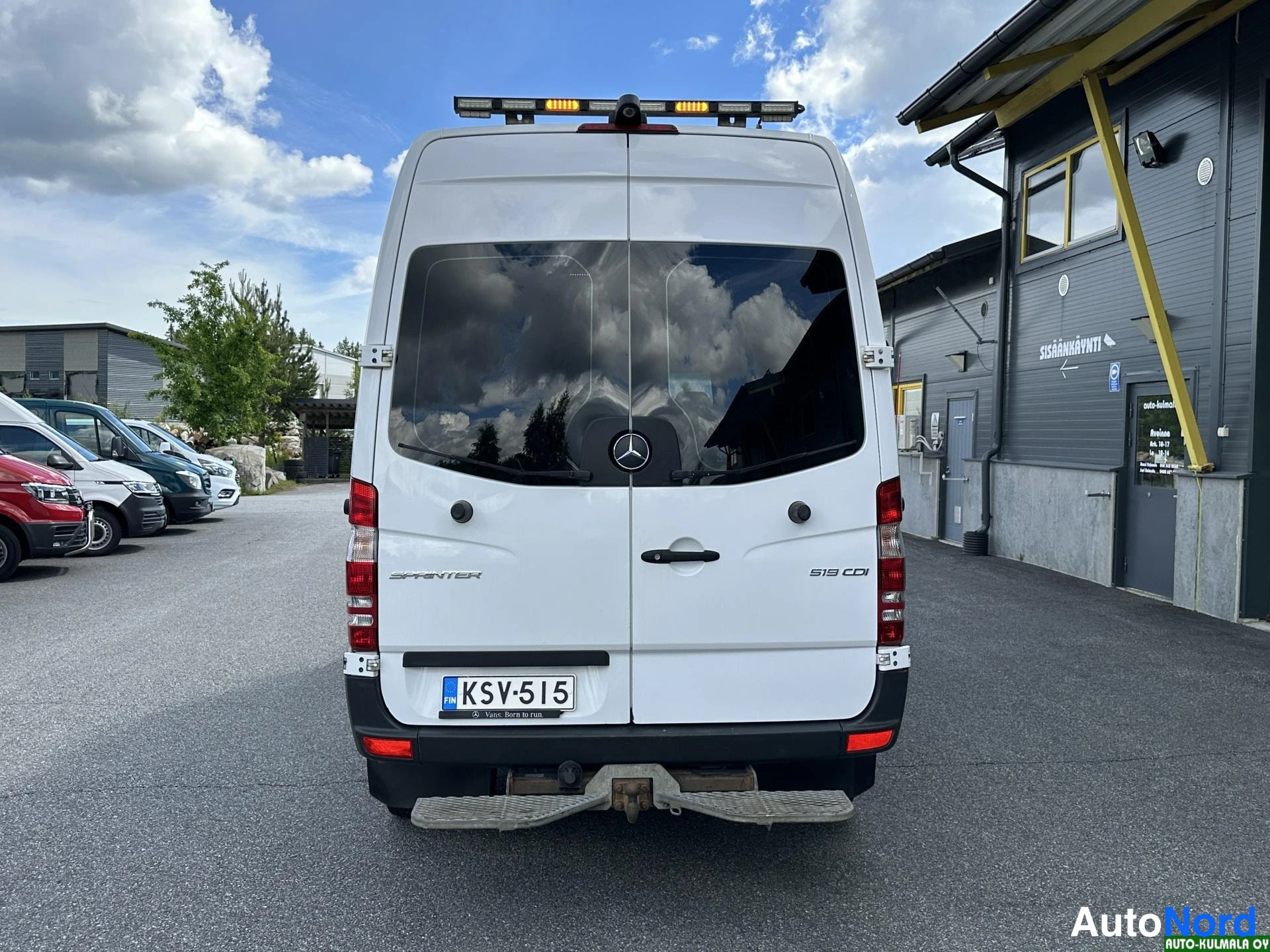 Valkoinen Mercedes-Benz Sprinter 519 CDI 2017, takaa, kuva 11