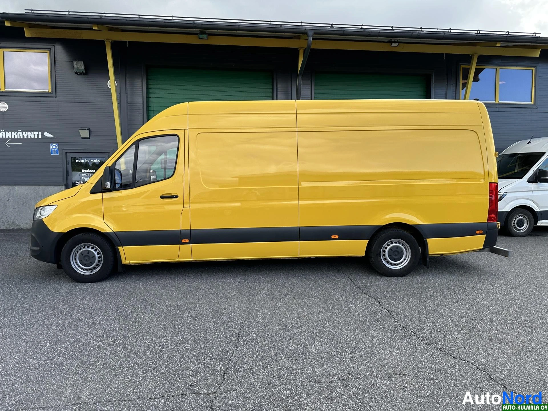 Keltainen Mercedes-Benz Sprinter 316 CDI 2019, sivulta, kuva 7