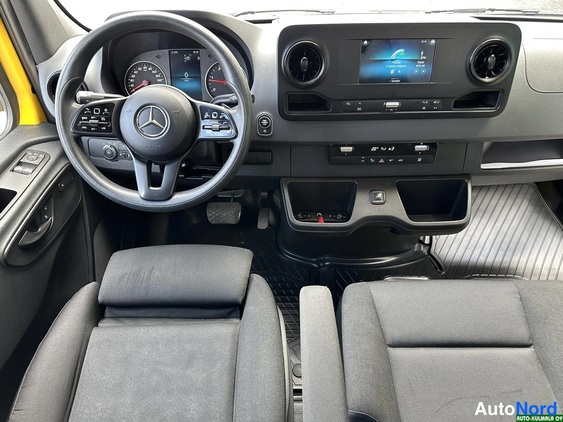 Keltainen Mercedes-Benz Sprinter 316 CDI 2019, ohjaamo, kuva 13