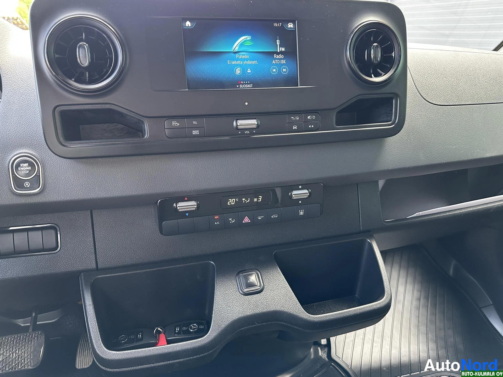 Keltainen Mercedes-Benz Sprinter 316 CDI 2019, ohjaamo, kuva 15