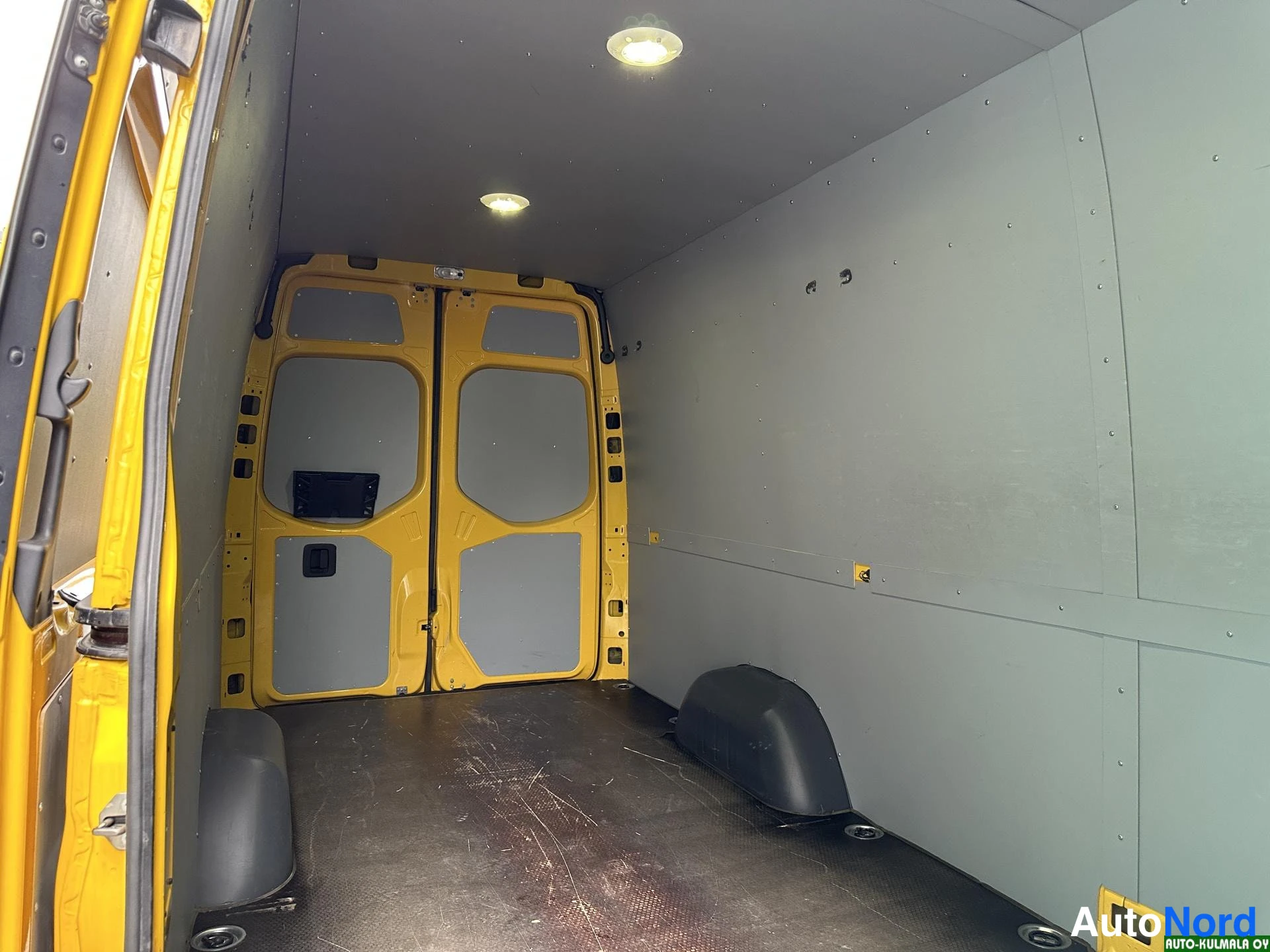 Keltainen Mercedes-Benz Sprinter 316 CDI 2019, tavaratila, kuva 18