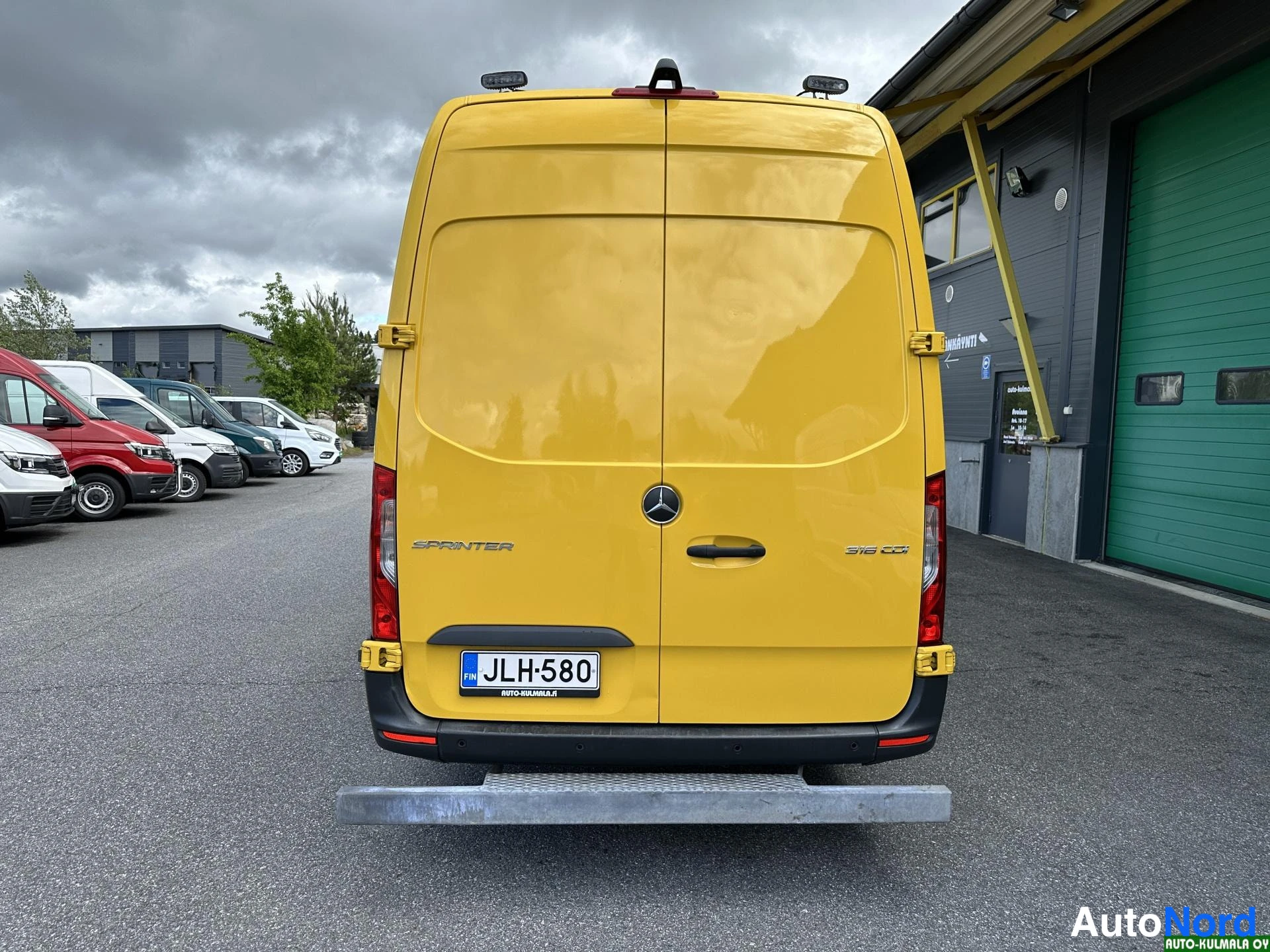 Keltainen Mercedes-Benz Sprinter 316 CDI 2019, takaa, kuva 10