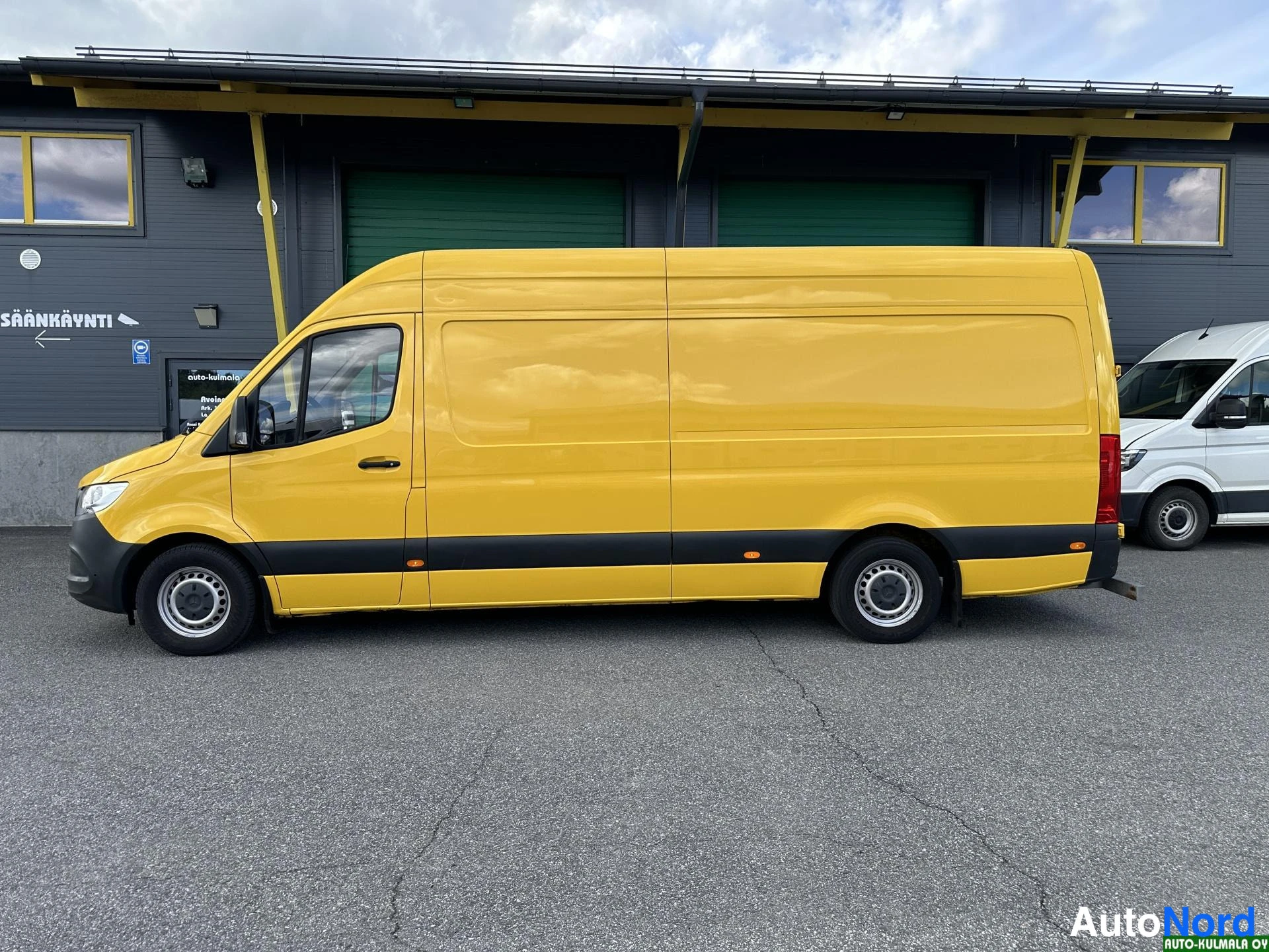 Keltainen Mercedes-Benz Sprinter 316 CDI 2019, sivulta, kuva 6