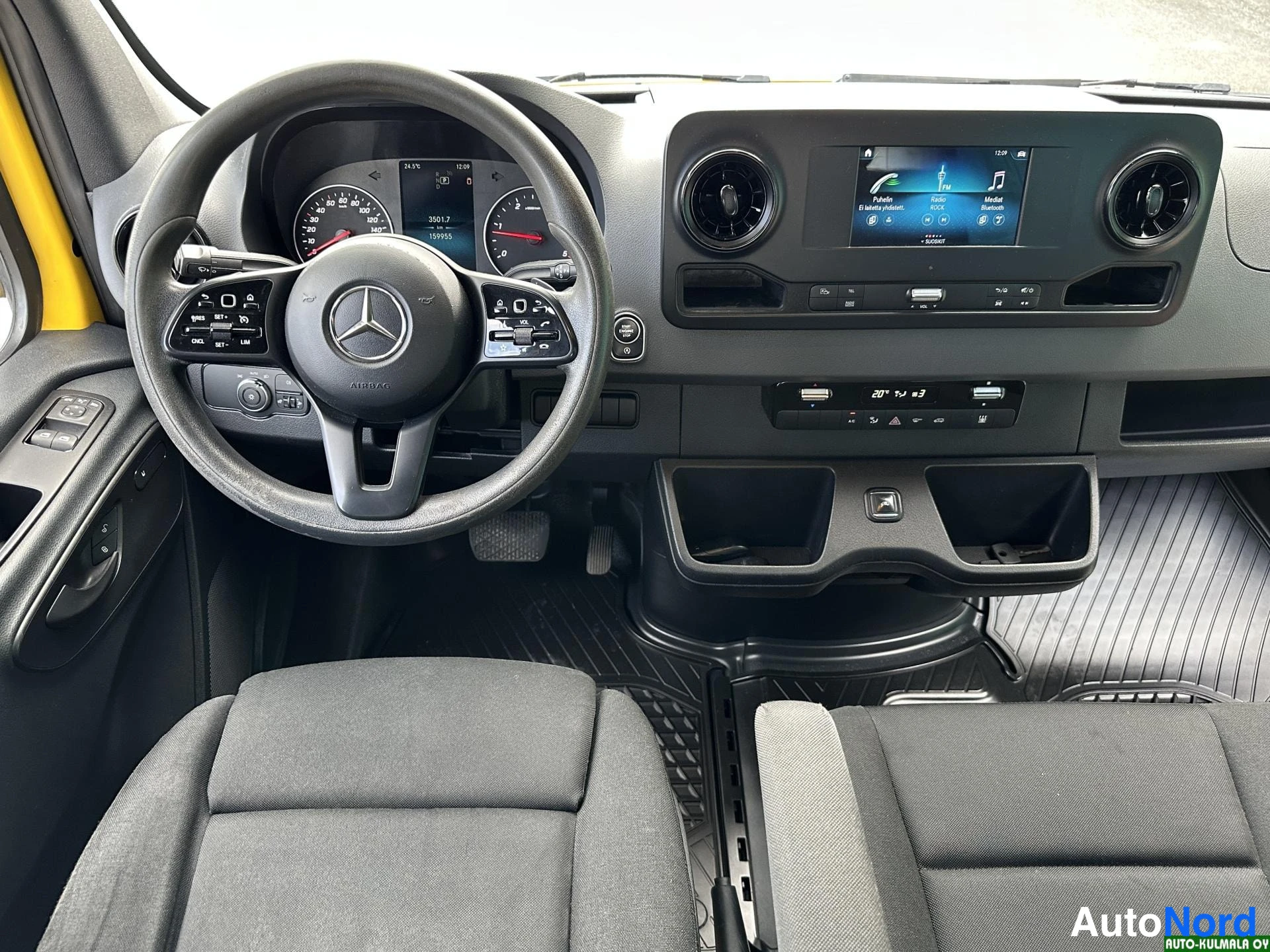 Keltainen Mercedes-Benz Sprinter 316 CDI 2019, ohjaamo, kuva 13