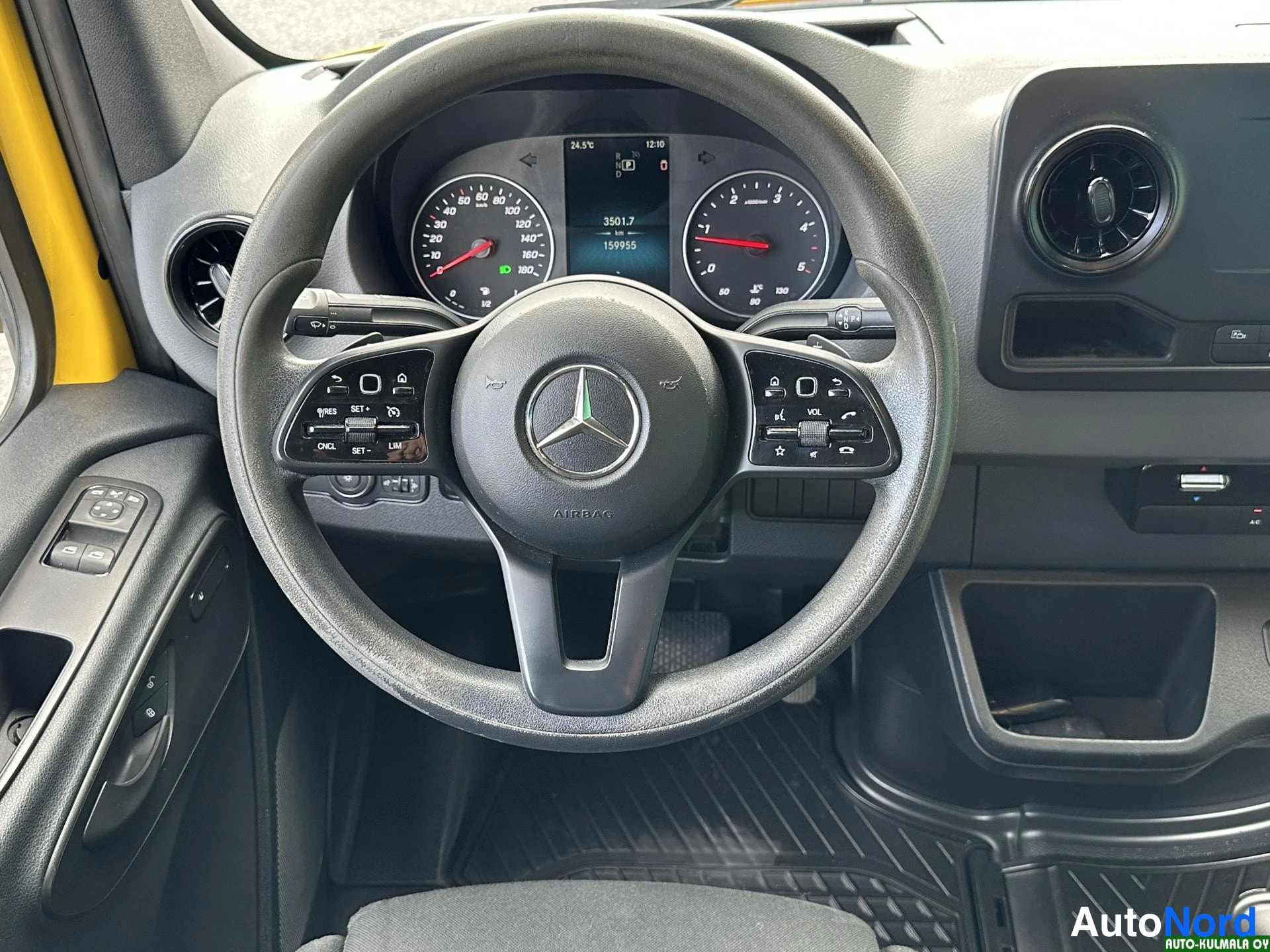 Keltainen Mercedes-Benz Sprinter 316 CDI 2019, yksityiskohta, kuva 24