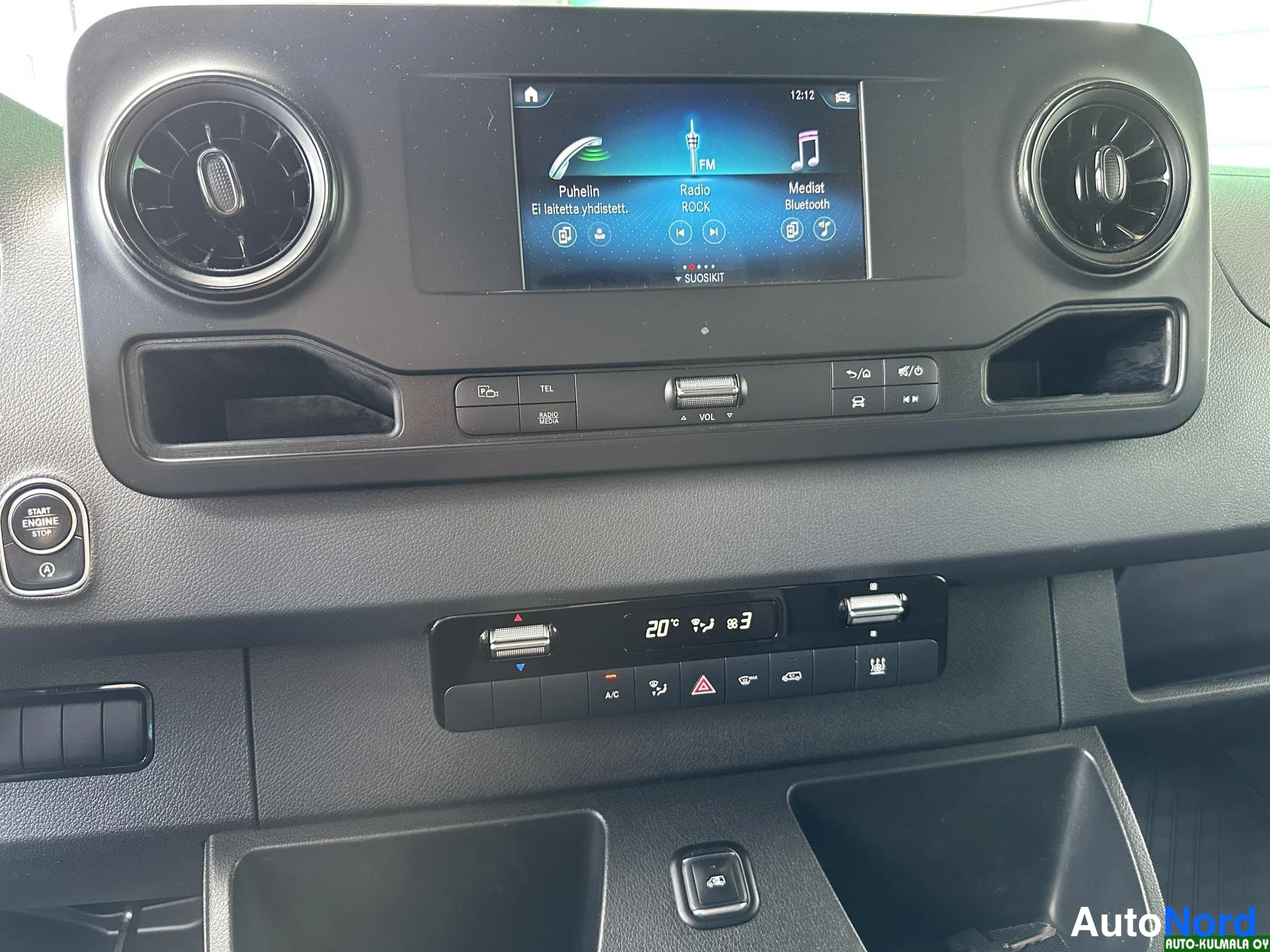 Keltainen Mercedes-Benz Sprinter 316 CDI 2019, ohjaamo, kuva 14