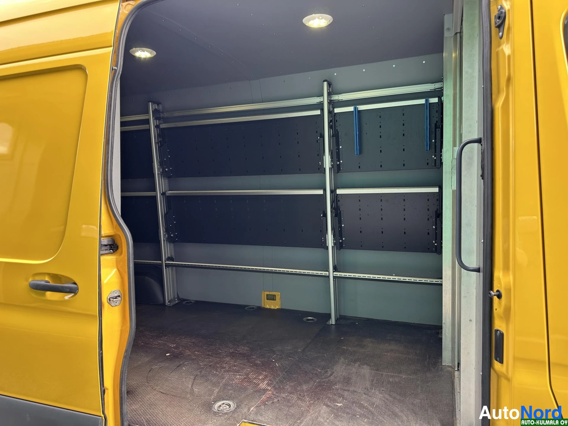 Keltainen Mercedes-Benz Sprinter 316 CDI 2019, tavaratila, kuva 21