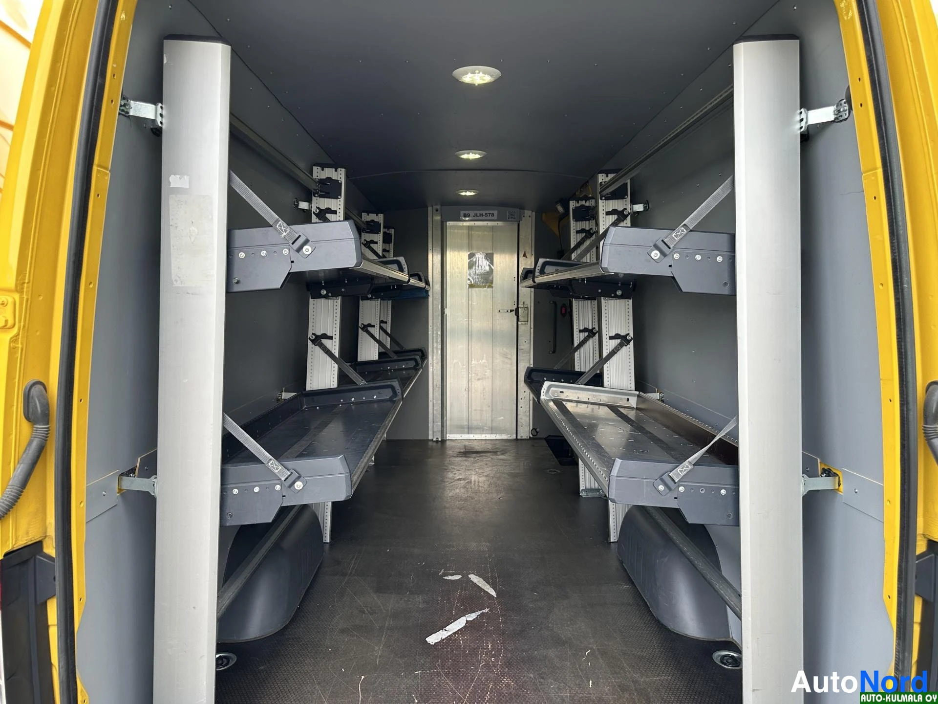 Keltainen Mercedes-Benz Sprinter 316 CDI 2019, tavaratila, kuva 18