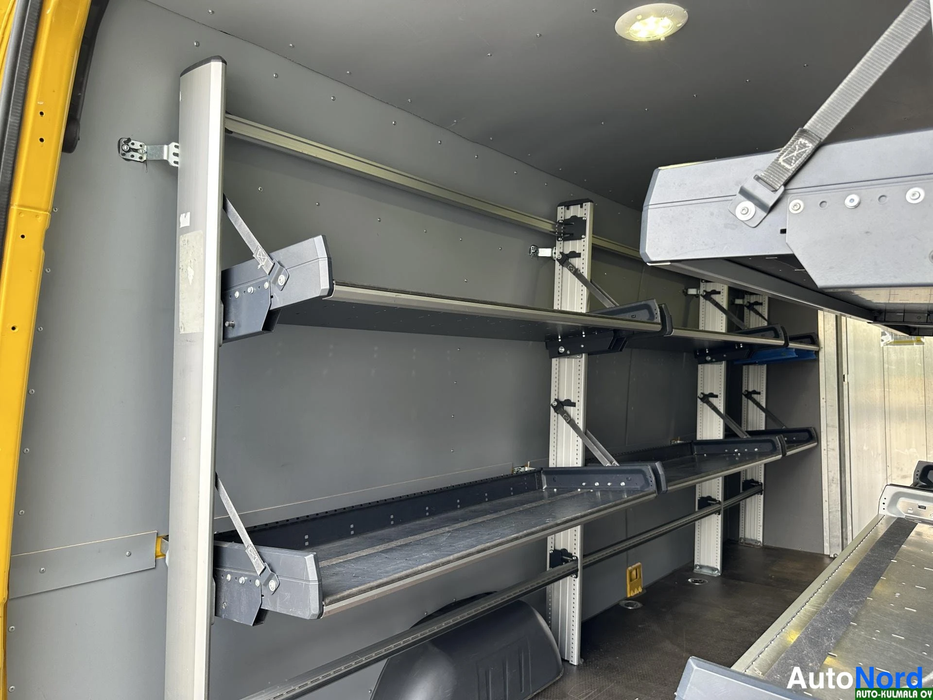 Keltainen Mercedes-Benz Sprinter 316 CDI 2019, tavaratila, kuva 19