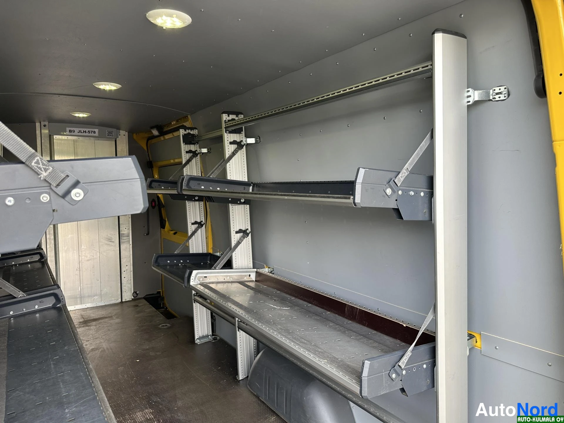 Keltainen Mercedes-Benz Sprinter 316 CDI 2019, tavaratila, kuva 20