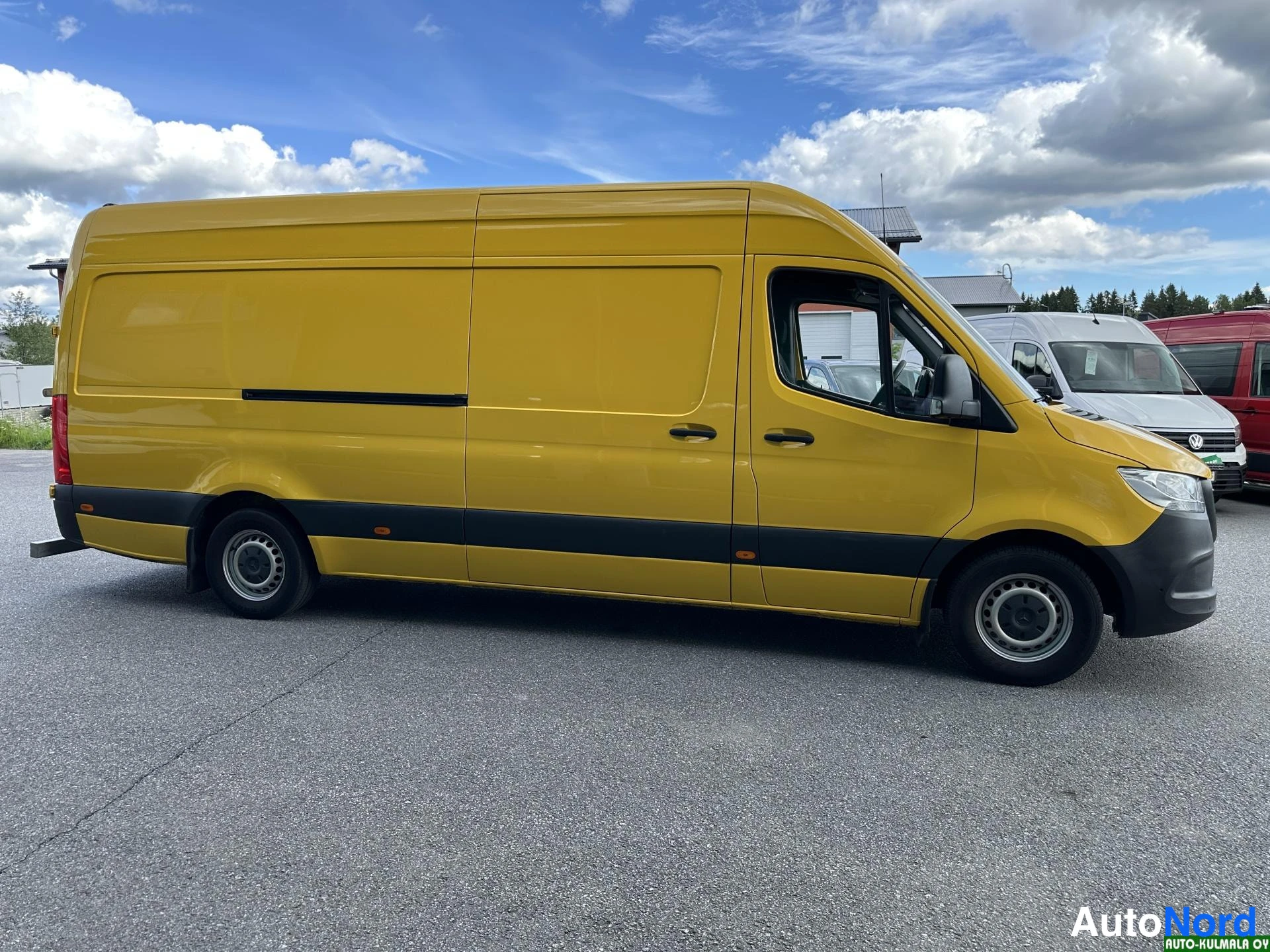 Keltainen Mercedes-Benz Sprinter 316 CDI 2019, etuviisto, keula oikealle, kuva 4