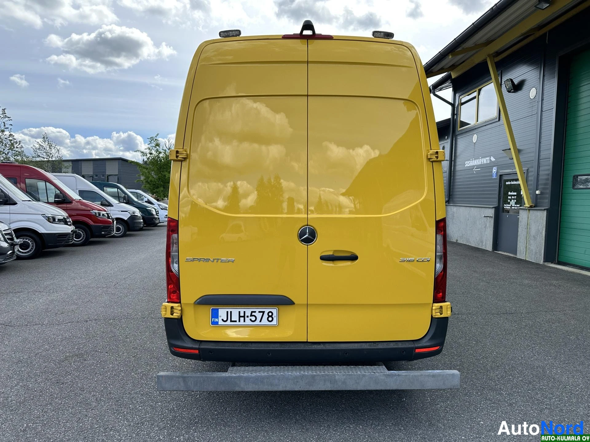 Keltainen Mercedes-Benz Sprinter 316 CDI 2019, takaa, kuva 12