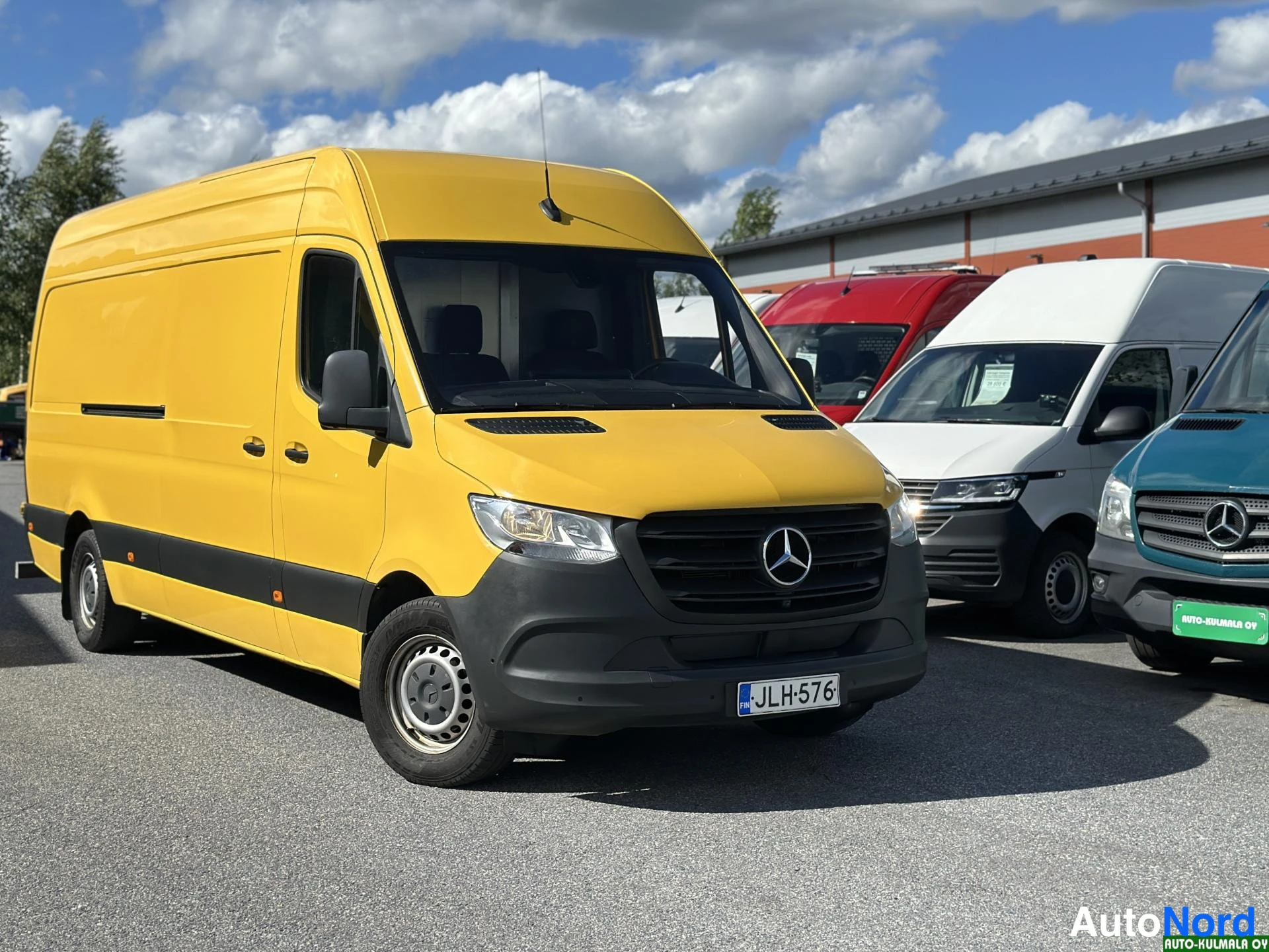 Keltainen Mercedes-Benz Sprinter 316 CDI 2019, etuviisto, keula oikealle, kuva 4