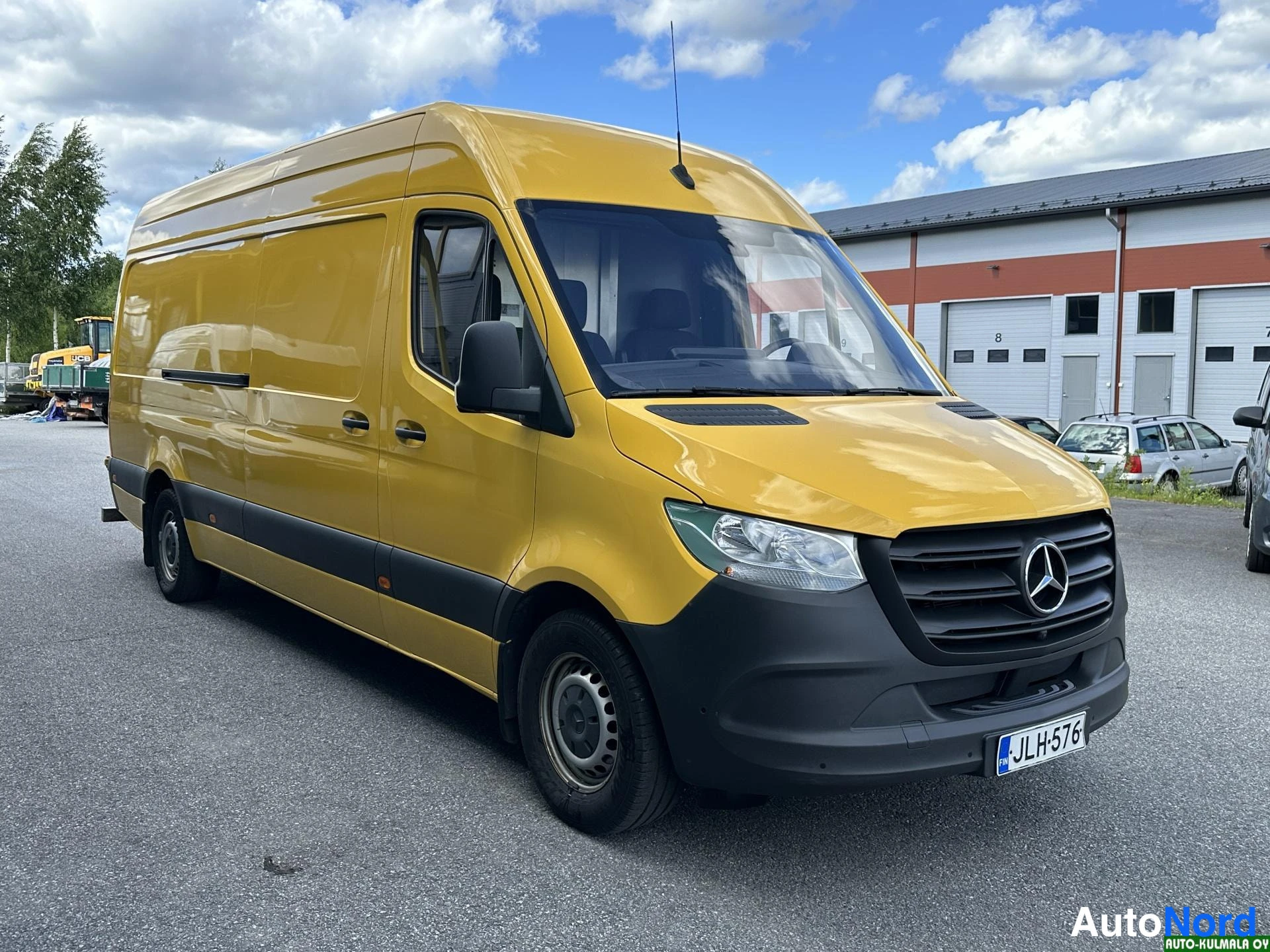 Keltainen Mercedes-Benz Sprinter 316 CDI 2019, etuviisto, keula oikealle, kuva 2