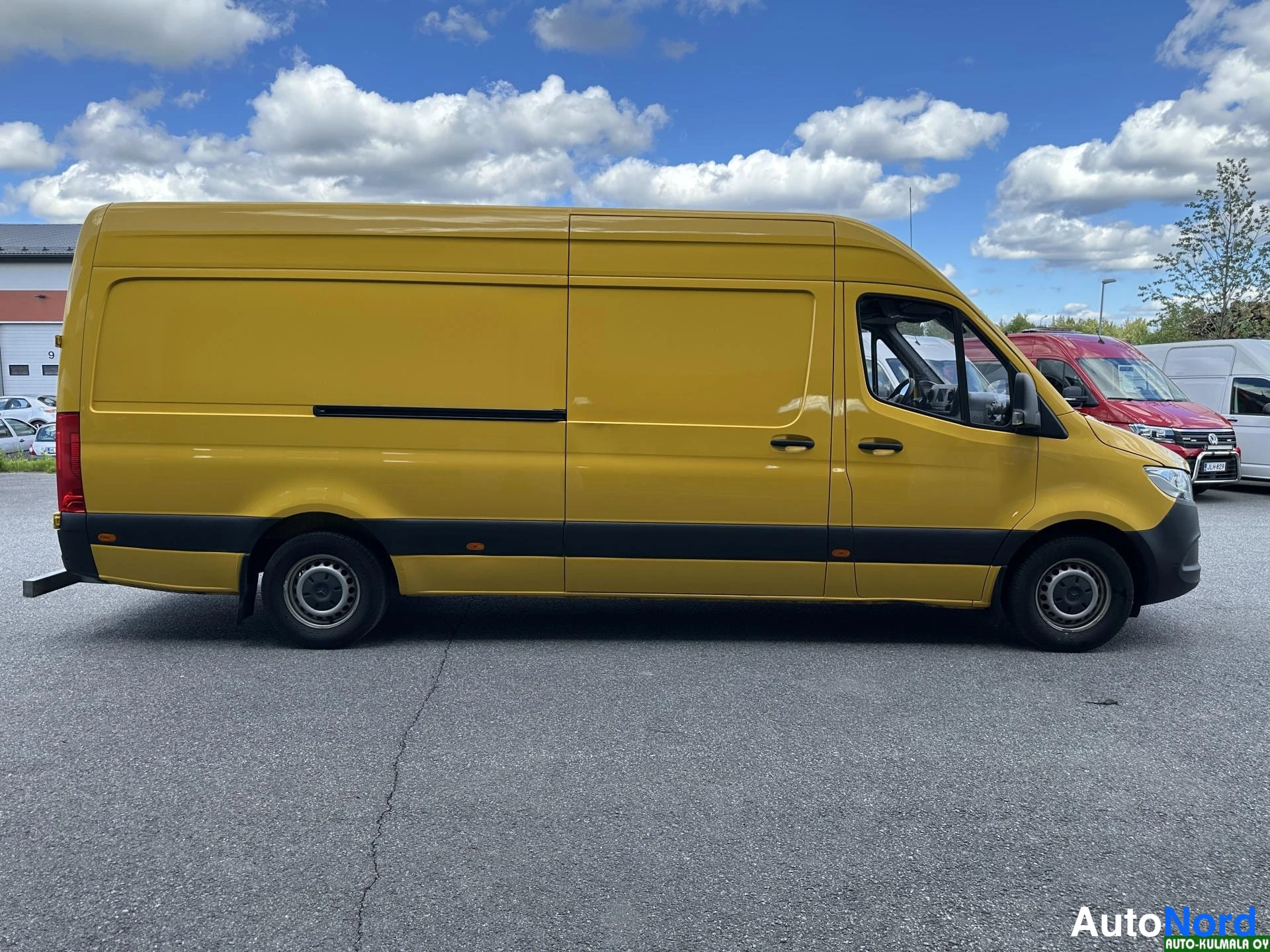 Keltainen Mercedes-Benz Sprinter 316 CDI 2019, sivulta, kuva 7
