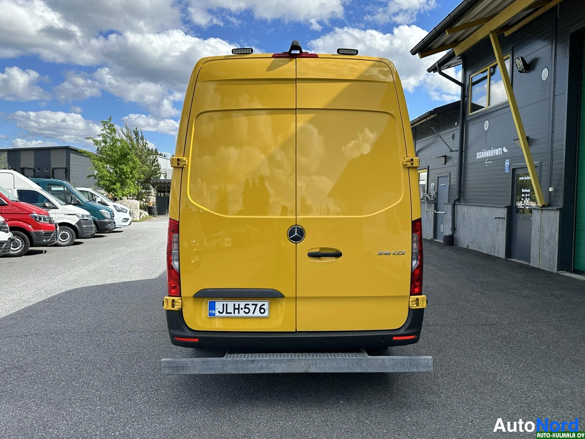 Keltainen Mercedes-Benz Sprinter 316 CDI 2019, takaa, kuva 10