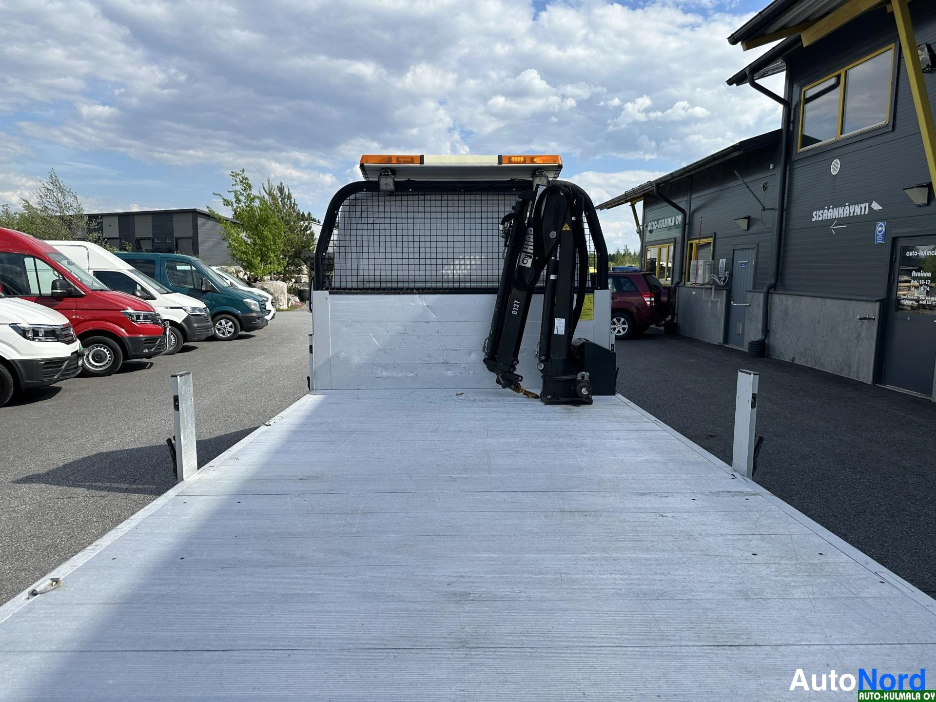 Valkoinen Volkswagen Crafter 2015, tavaratila, kuva 25