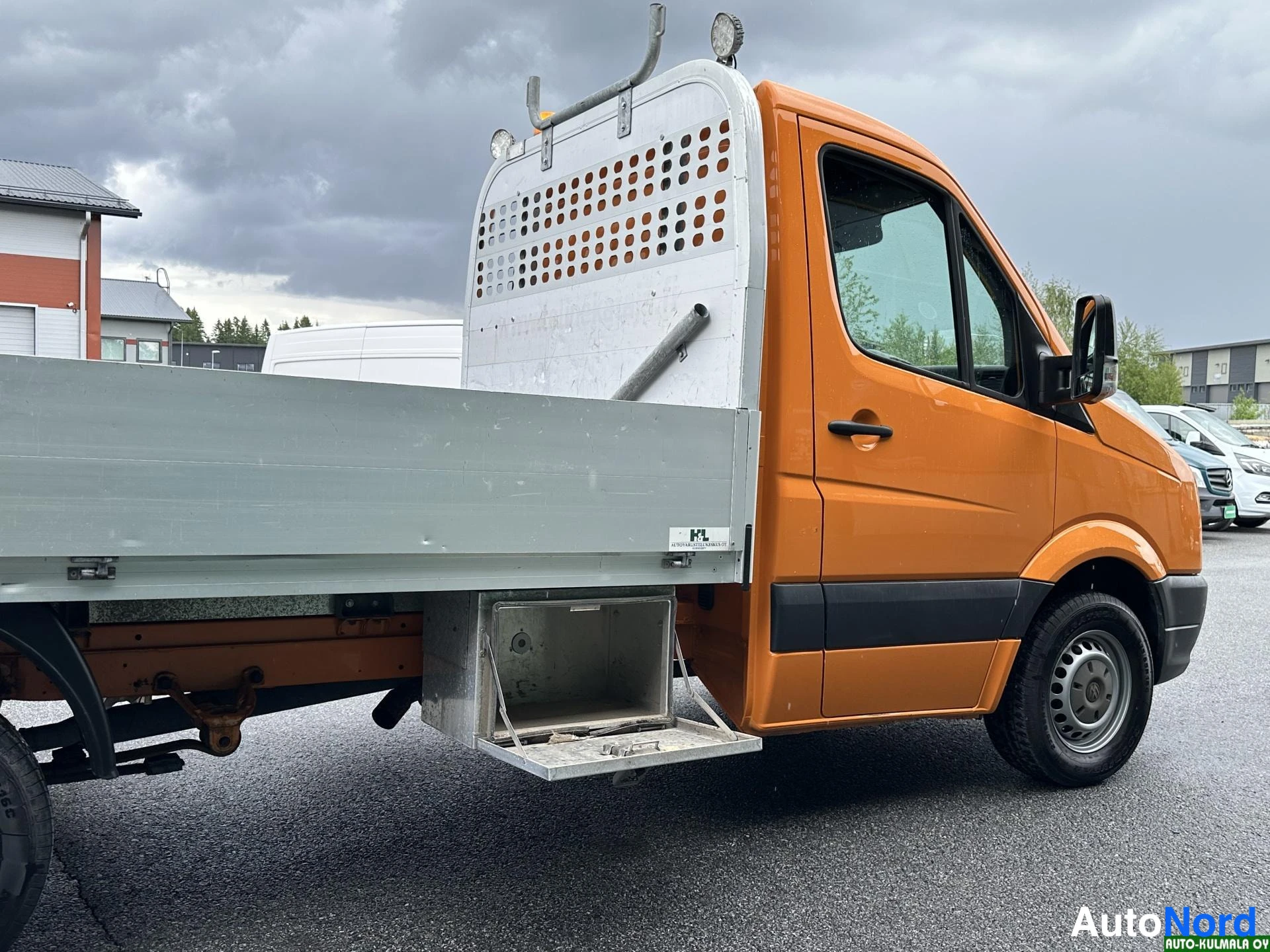 Oranssi Volkswagen Crafter 2013, takaa, kuva 16