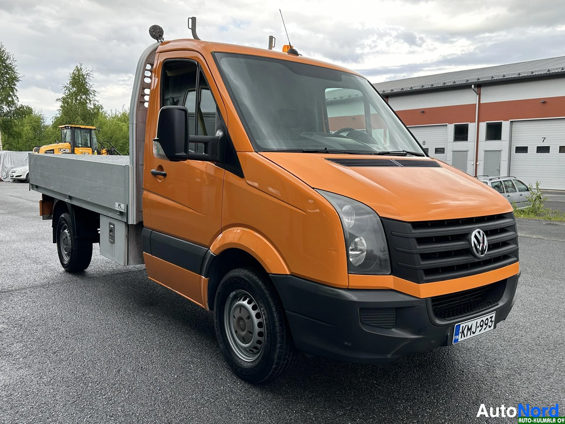 Oranssi Volkswagen Crafter 2013, etuviisto, keula oikealle, kuva 6