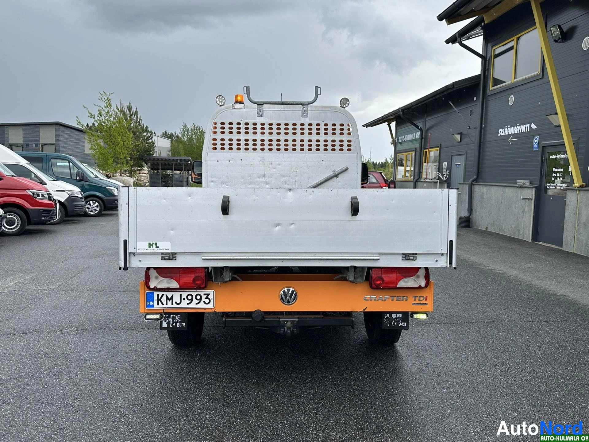 Oranssi Volkswagen Crafter 2013, takaa, kuva 15