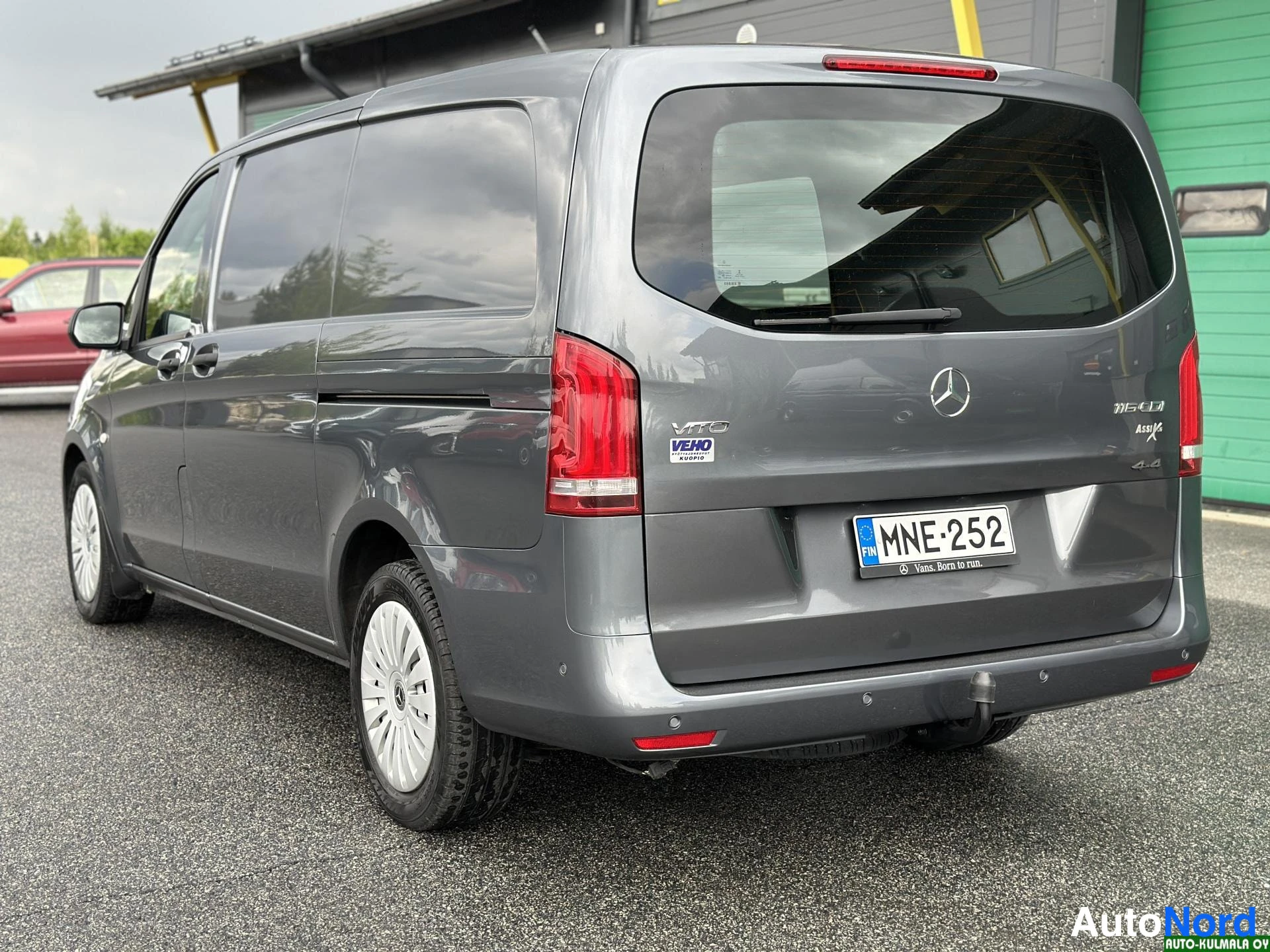 Harmaa Mercedes-Benz Vito 116 CDI 2017, takaviisto, kuva 12