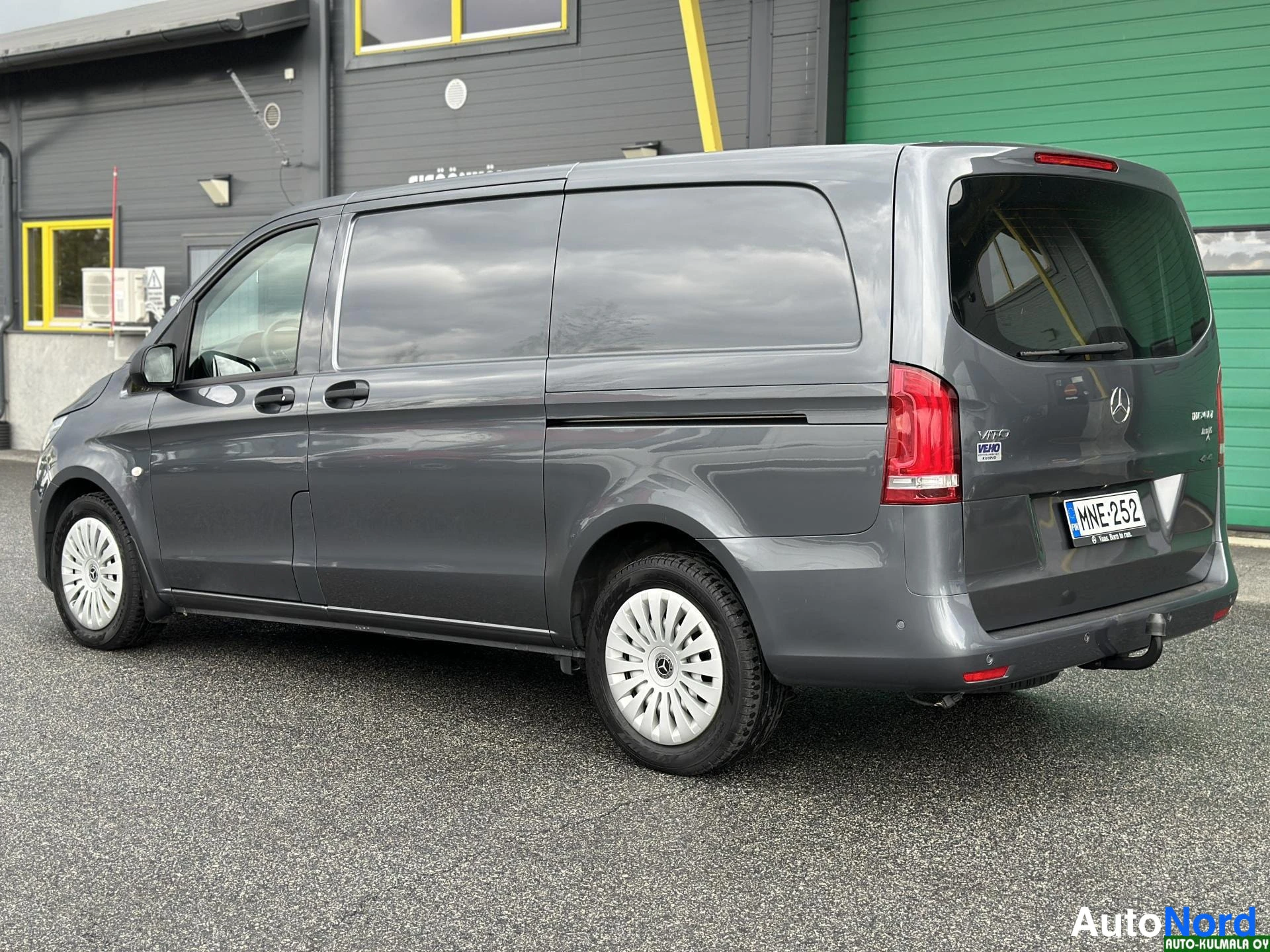 Harmaa Mercedes-Benz Vito 116 CDI 2017, takaviisto, kuva 10