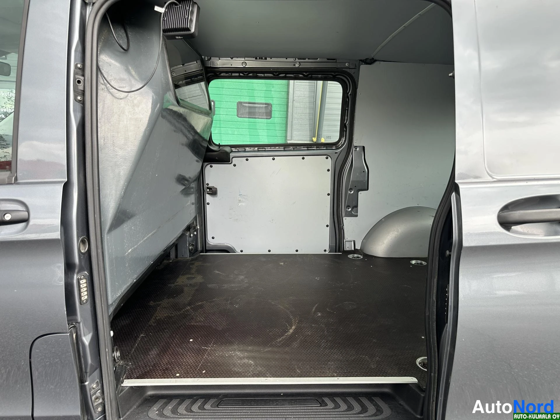 Harmaa Mercedes-Benz Vito 116 CDI 2017, tavaratila, kuva 28