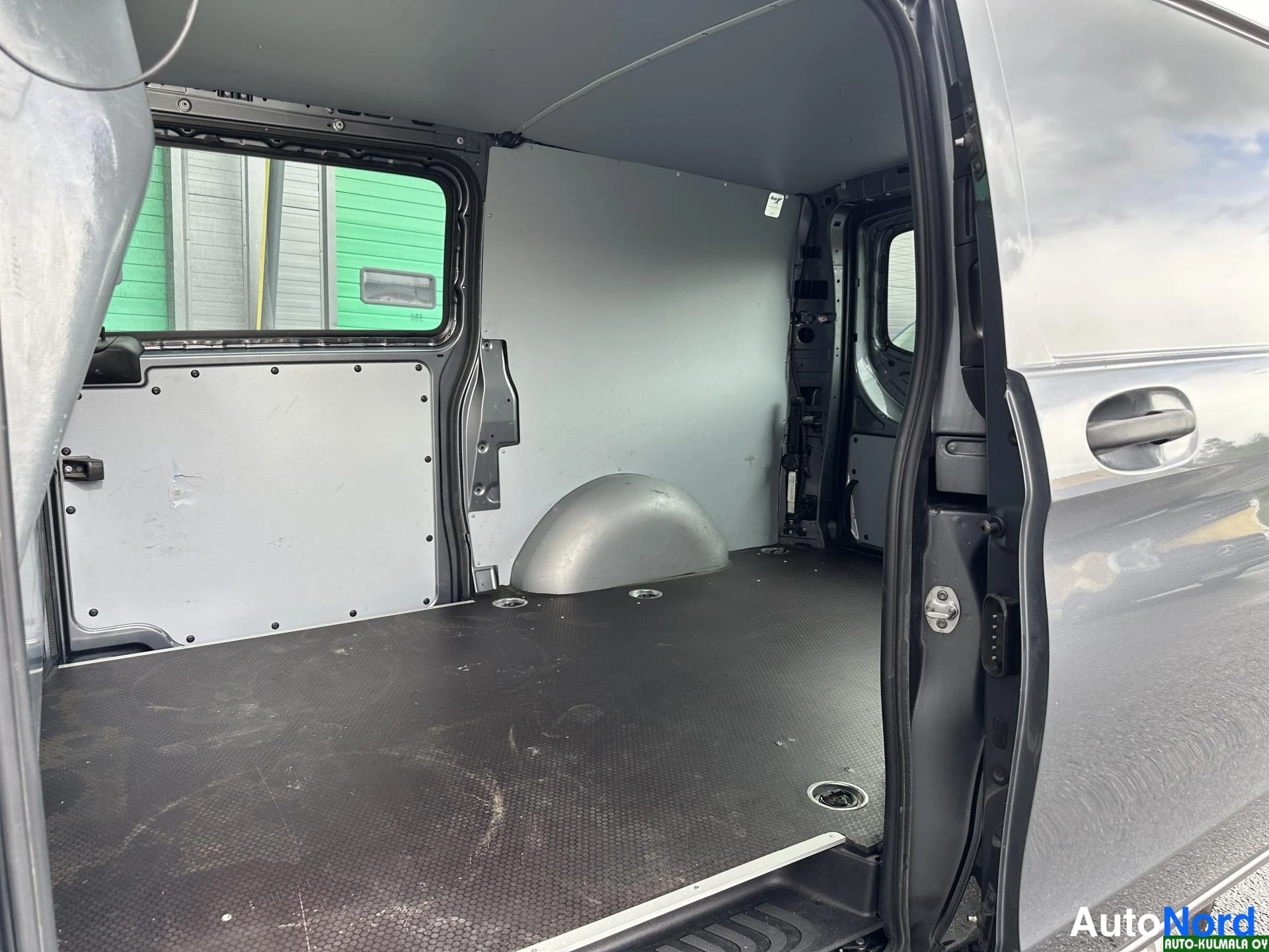 Harmaa Mercedes-Benz Vito 116 CDI 2017, tavaratila, kuva 29