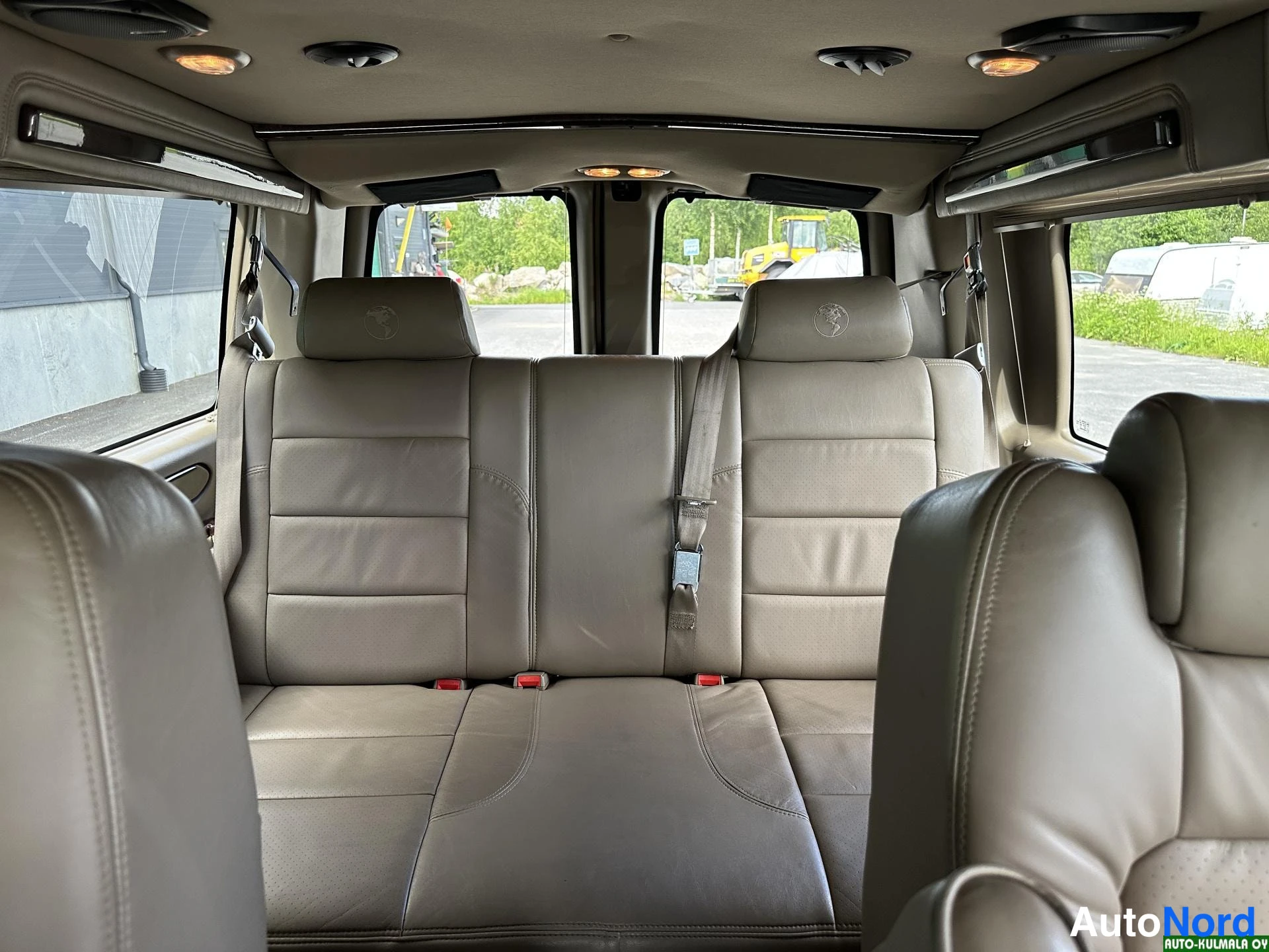 Sininen Chevrolet Express 2010, takaistuimet, kuva 25