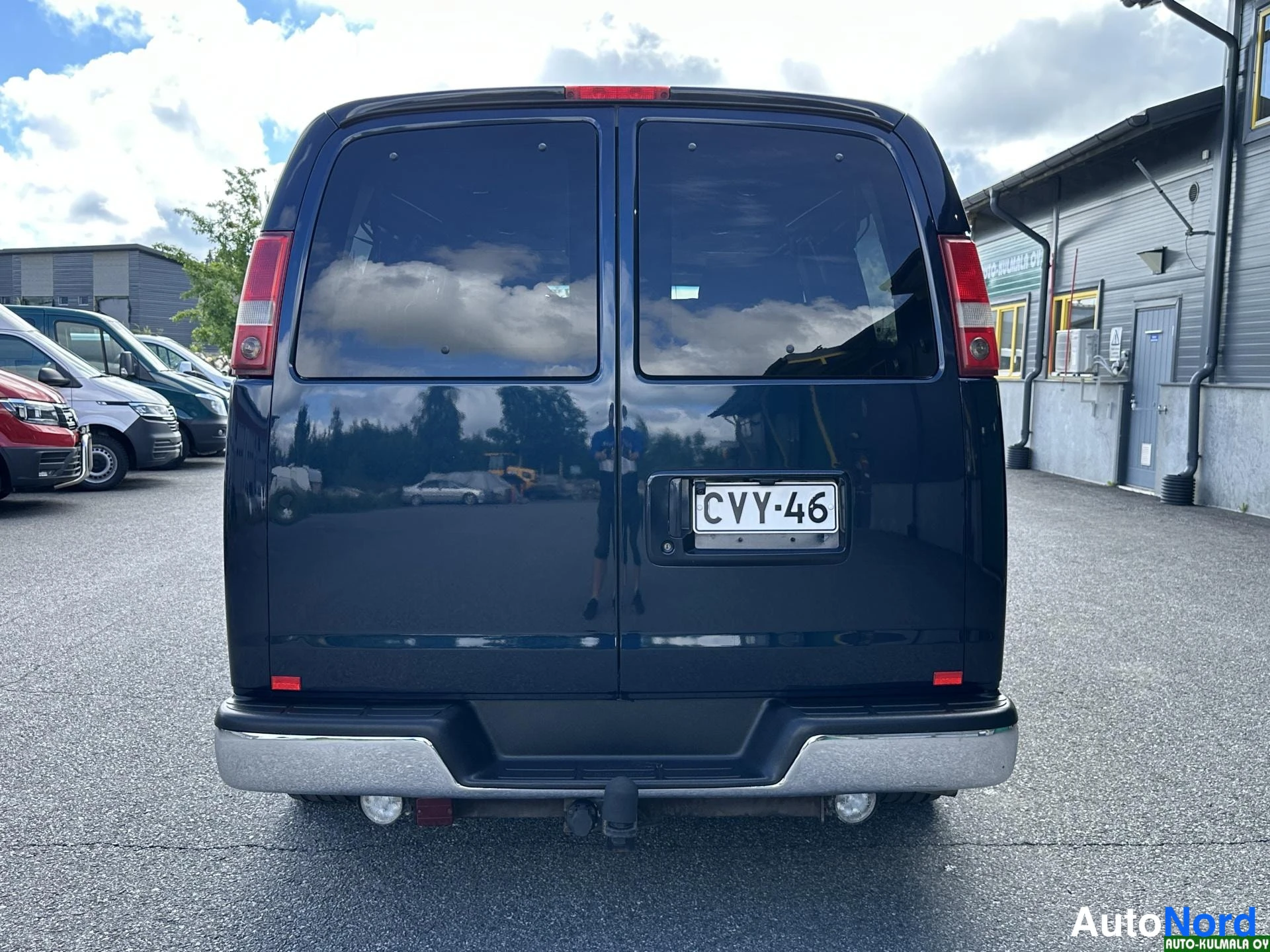 Sininen Chevrolet Express 2010, takaa, kuva 14
