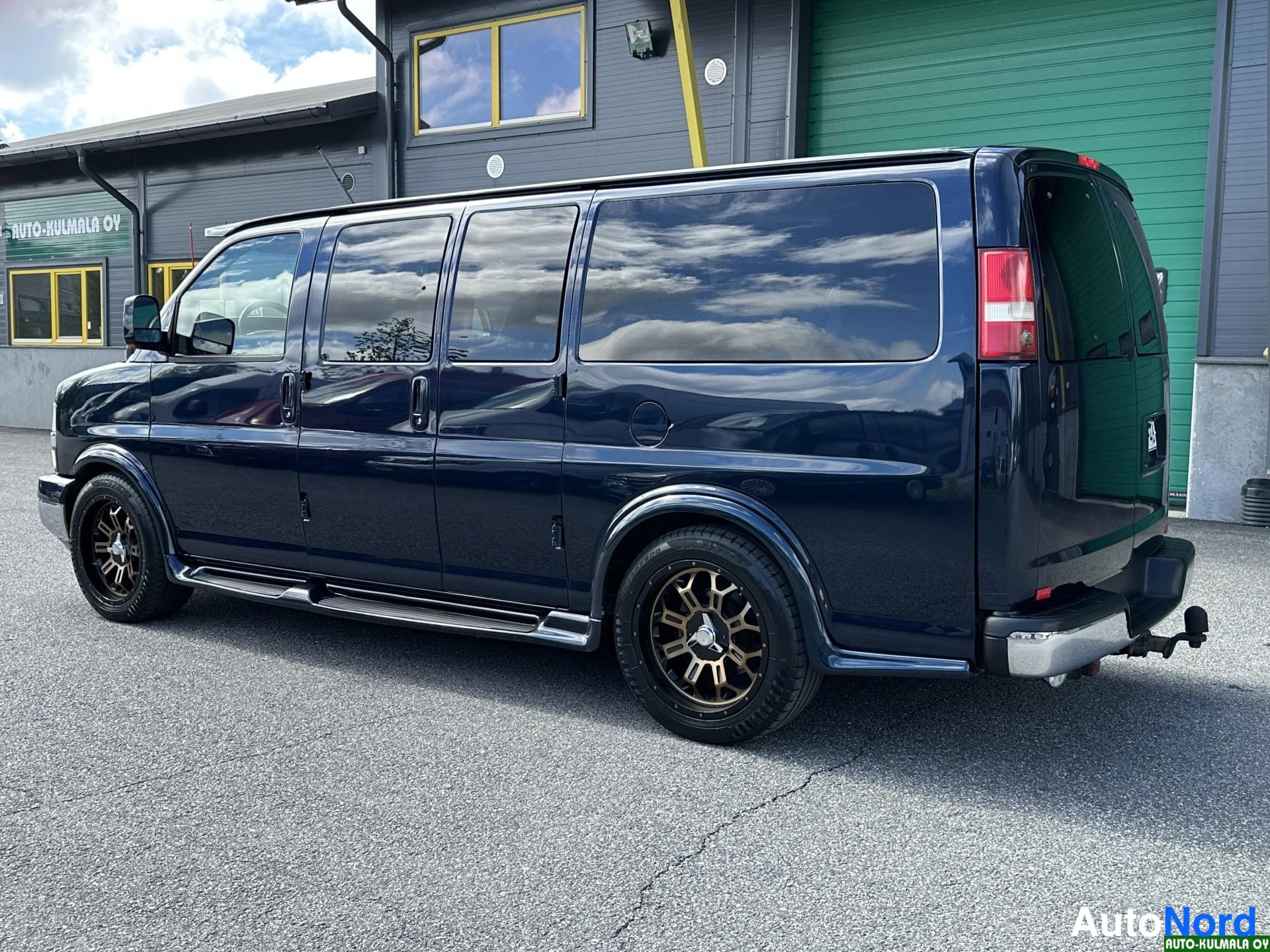 Sininen Chevrolet Express 2010, takaviisto, kuva 12