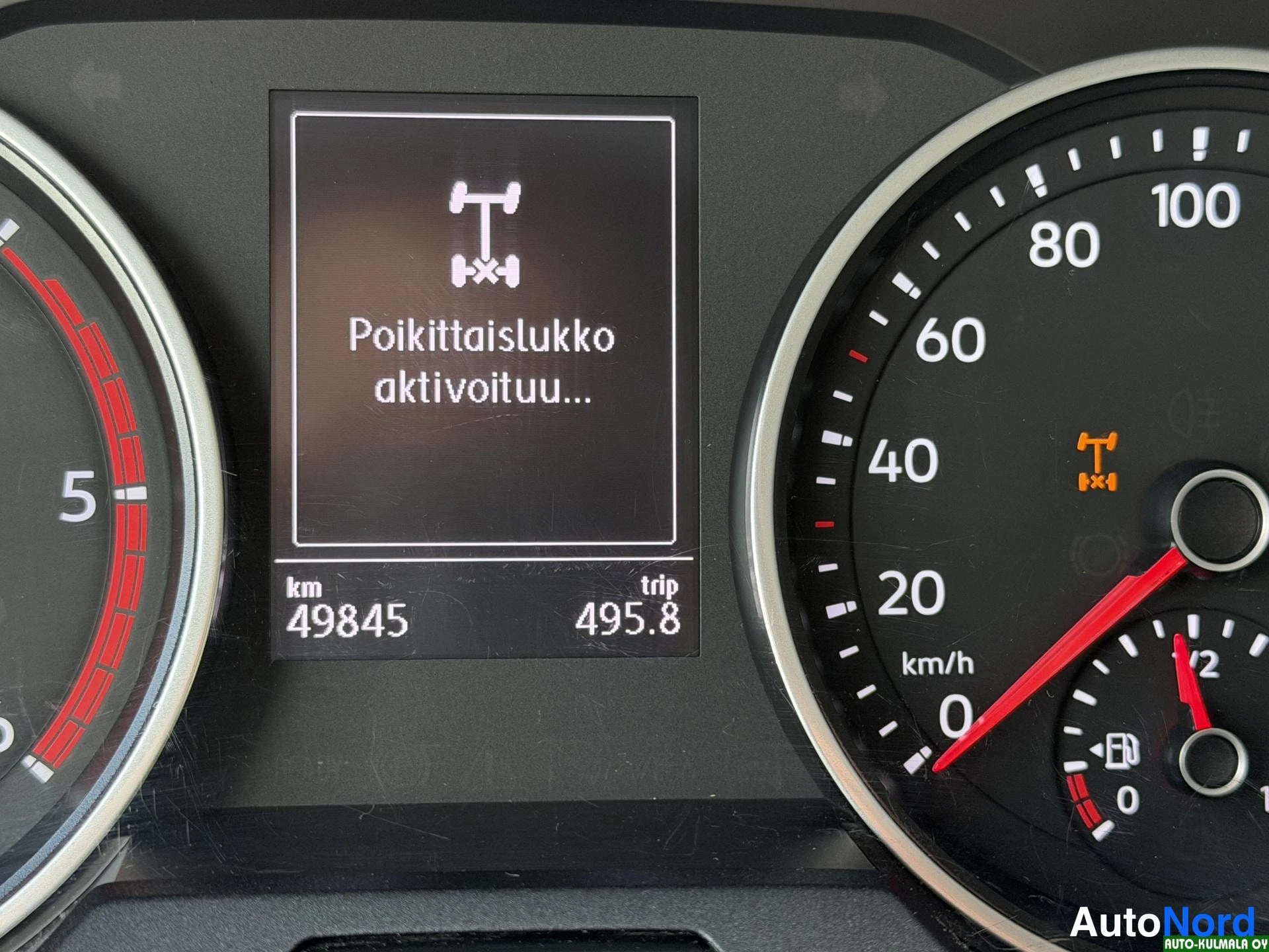 Valkoinen Volkswagen Crafter 2019, yksityiskohta, kuva 27