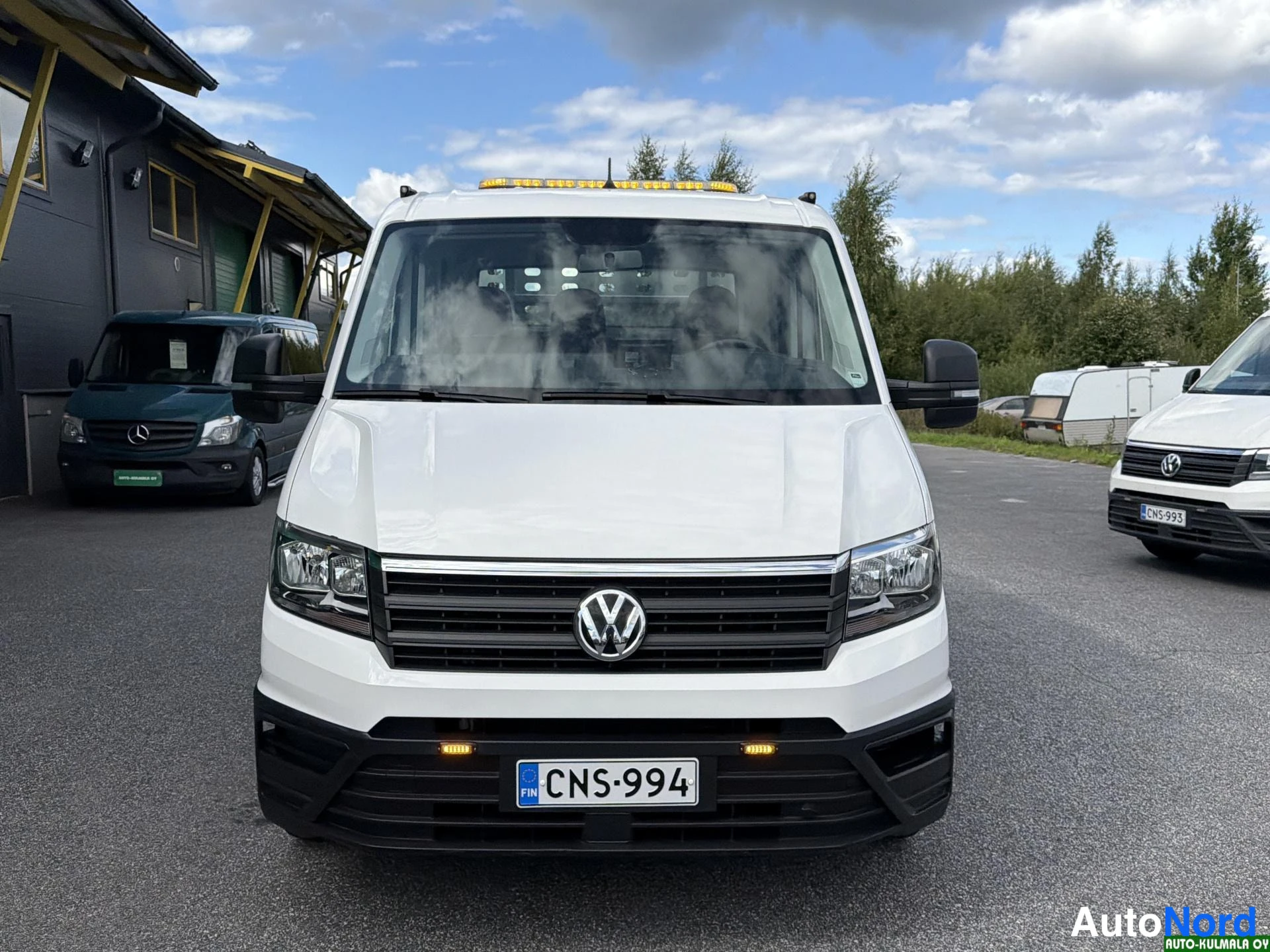 Valkoinen Volkswagen Crafter 2019, edestä, kuva 7