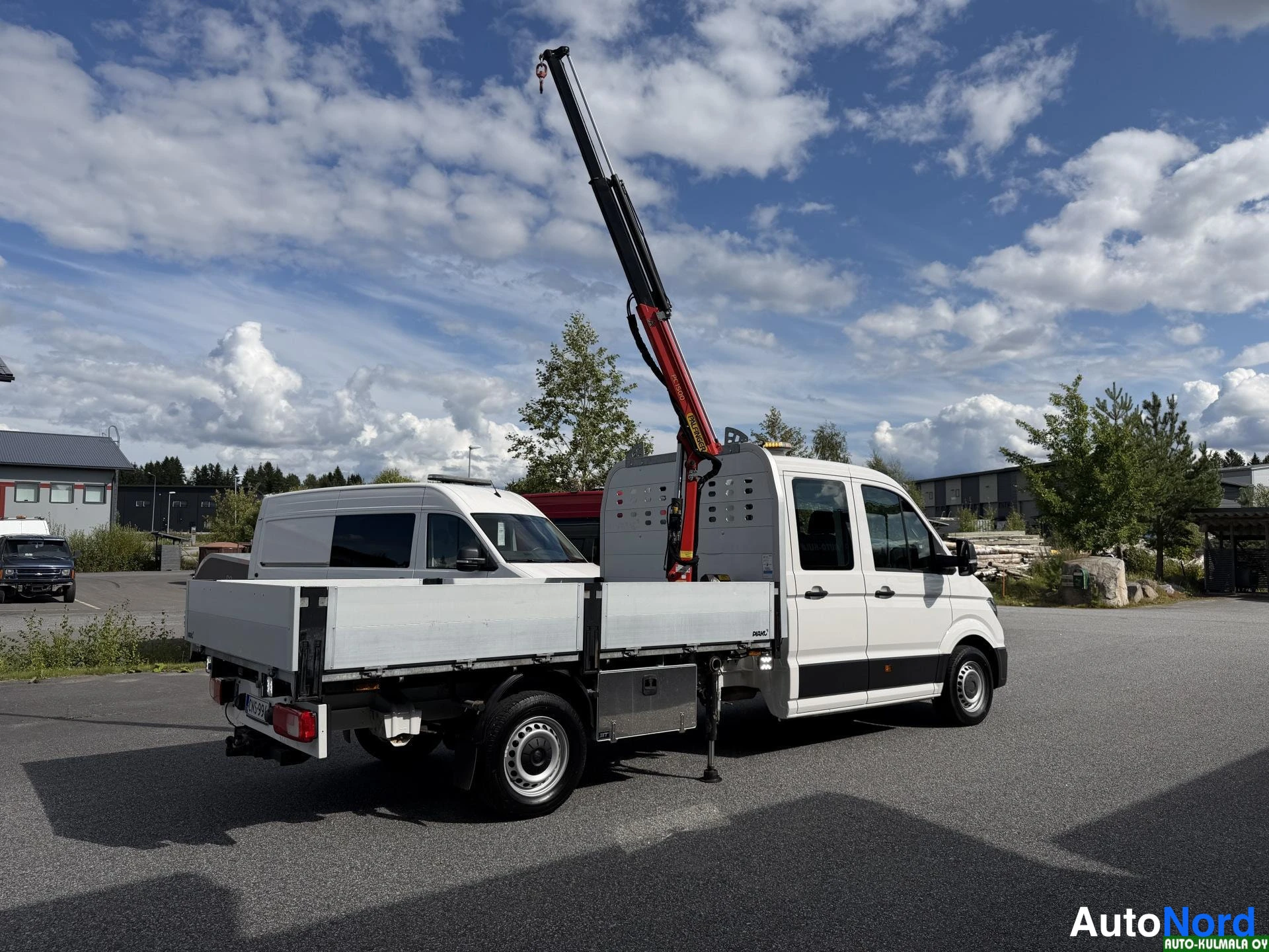 Valkoinen Volkswagen Crafter 2019, takaviisto, kuva 15