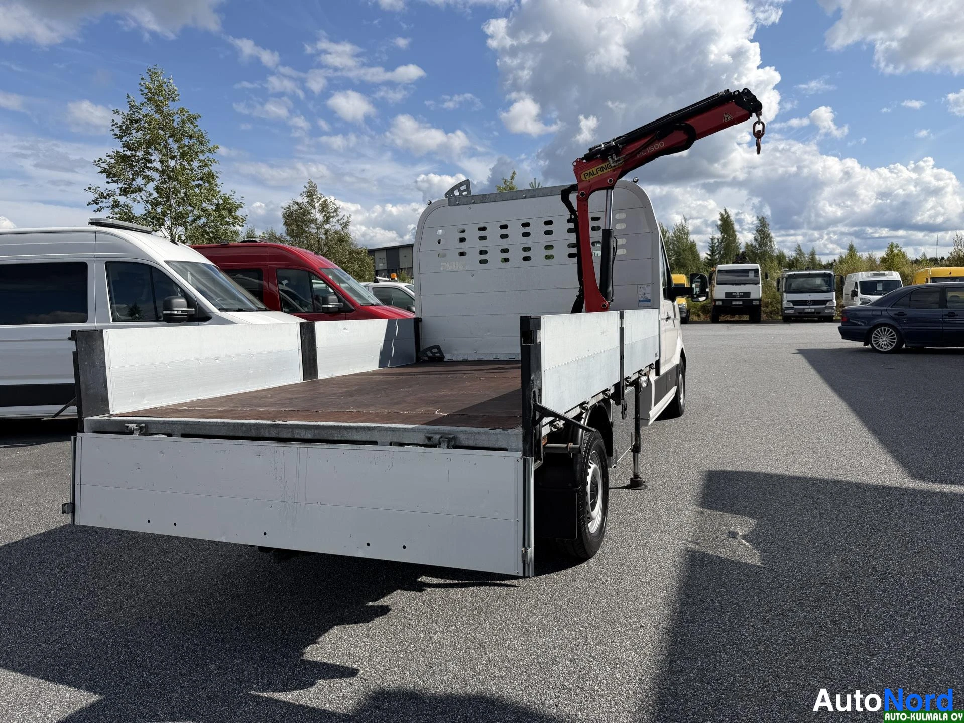 Valkoinen Volkswagen Crafter 2019, takaviisto, kuva 19
