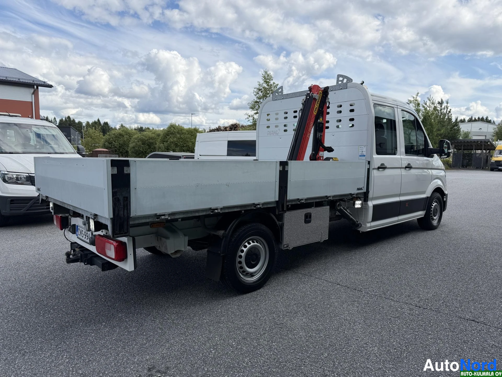 Valkoinen Volkswagen Crafter 2019, takaviisto, kuva 13
