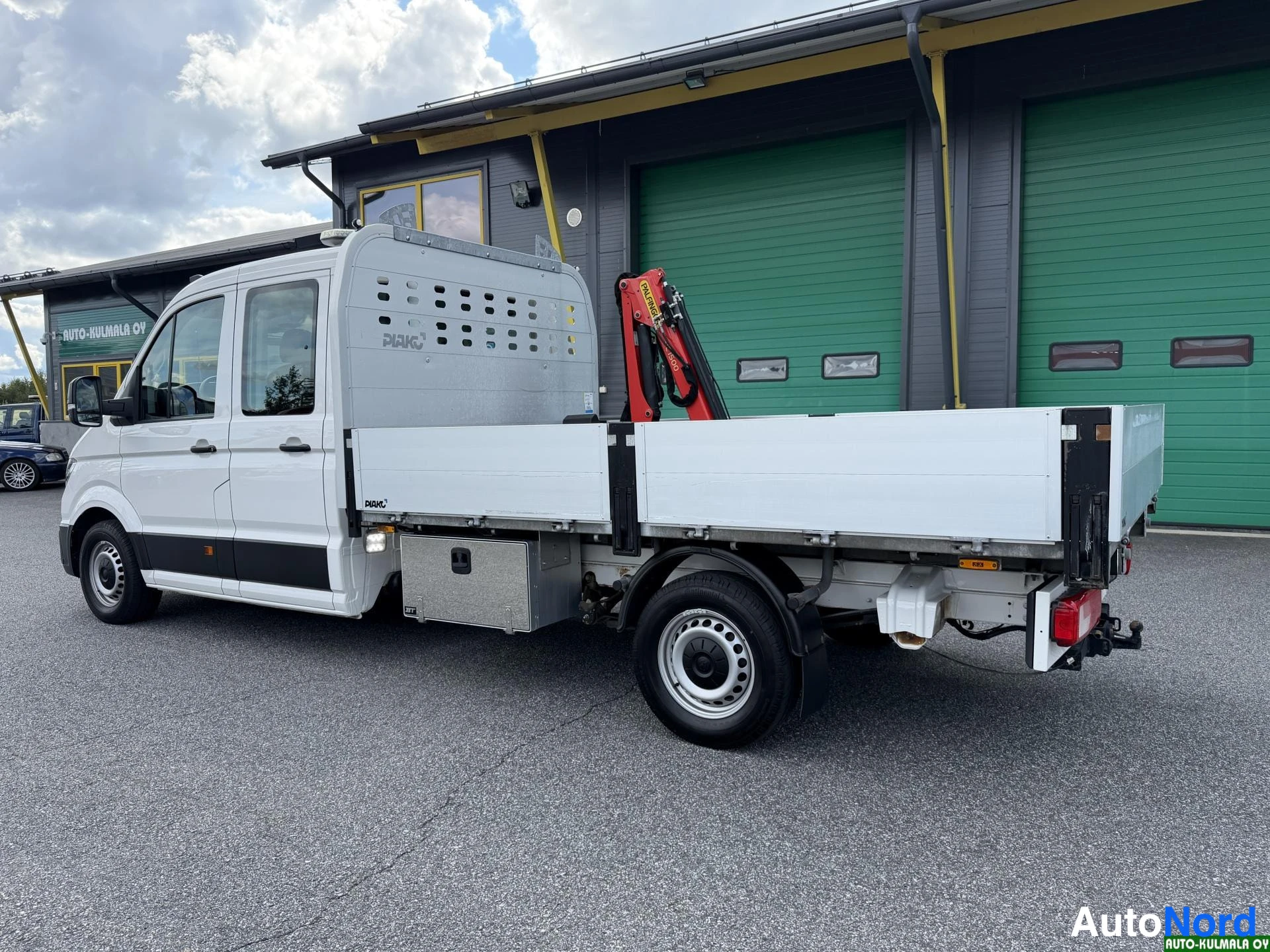 Valkoinen Volkswagen Crafter 2019, takaviisto, kuva 14