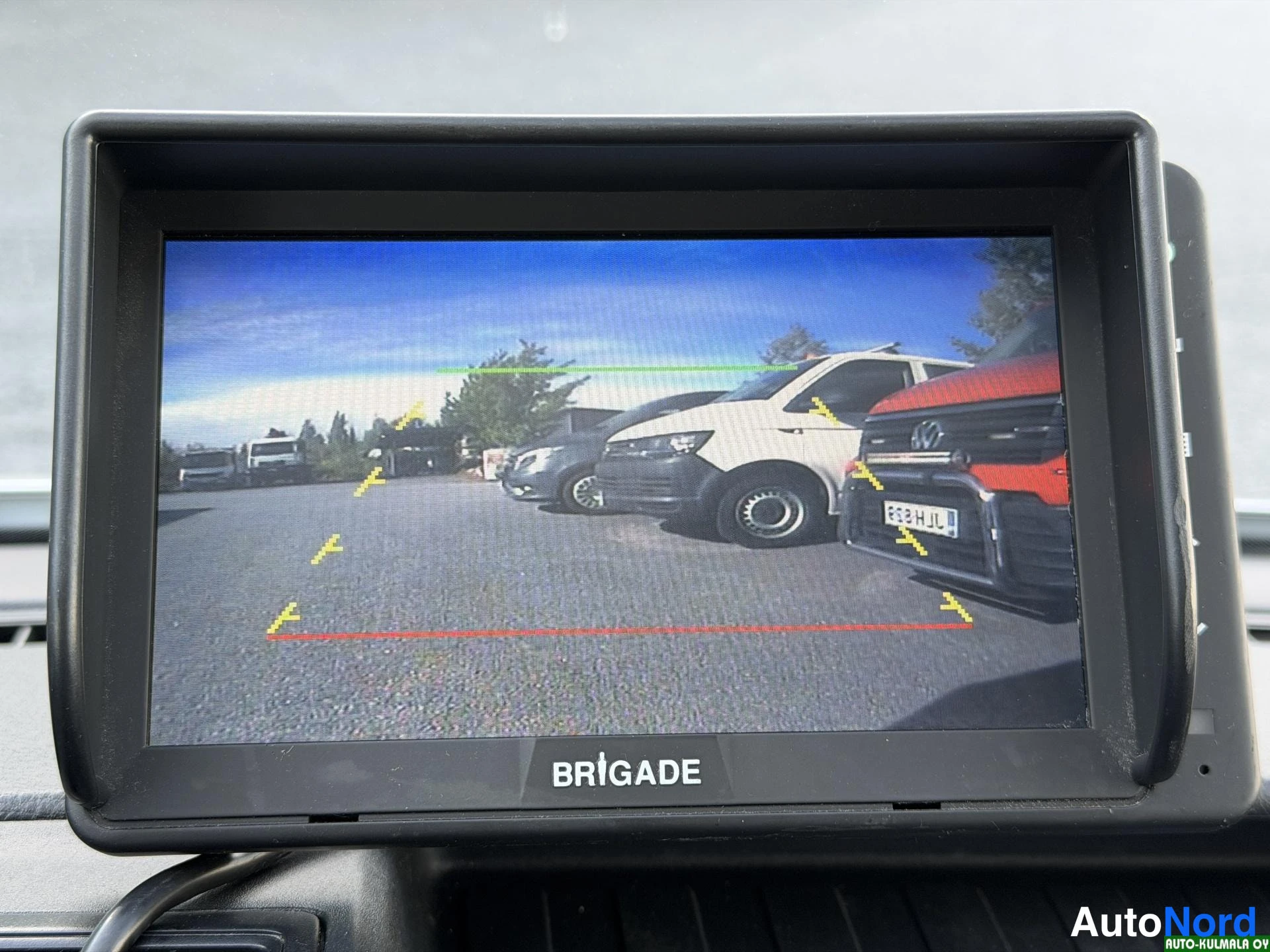 Valkoinen Volkswagen Crafter 2019, yksityiskohta, kuva 30