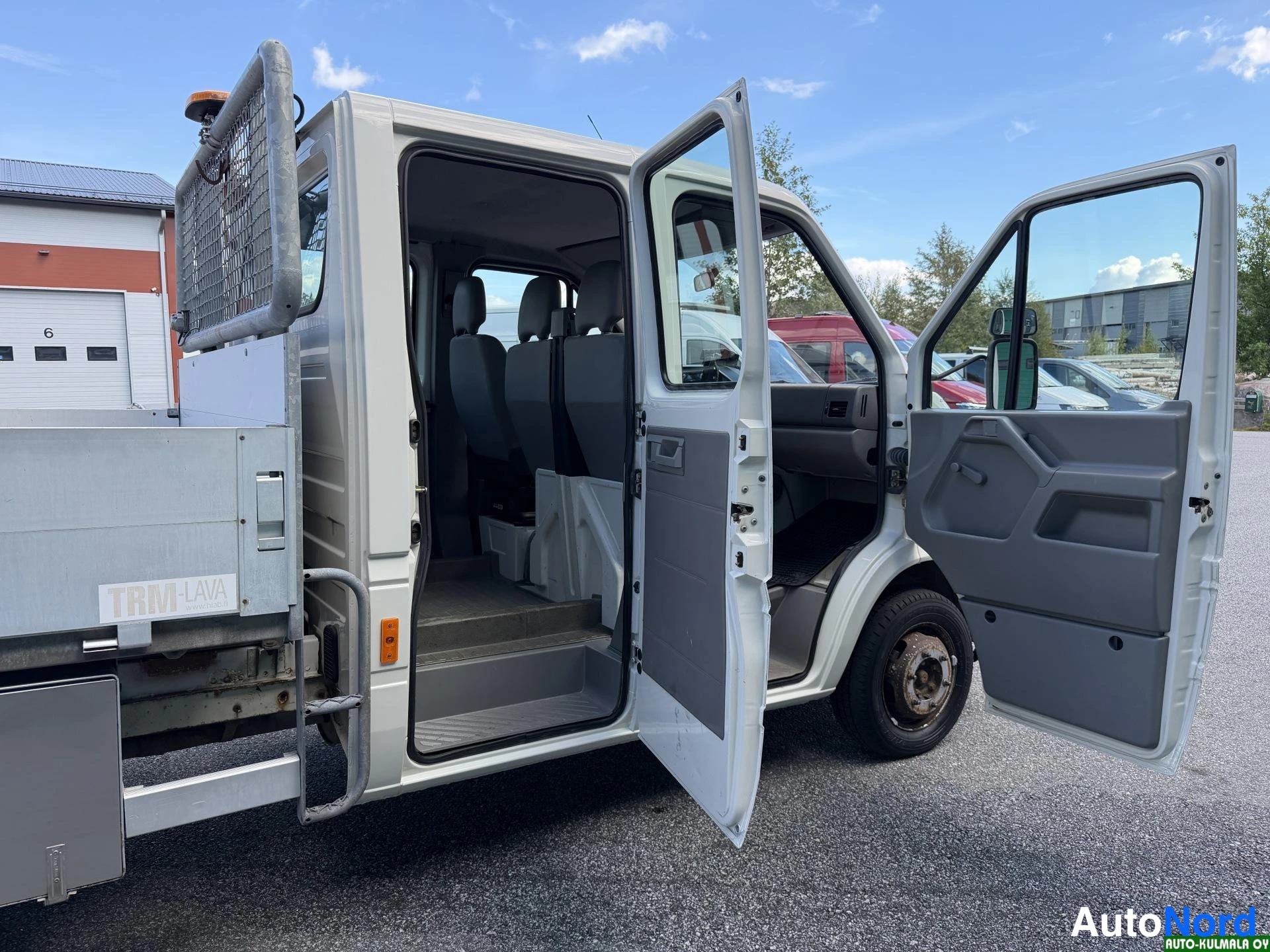 Valkoinen Volkswagen LT 2005, sivulta, kuva 11