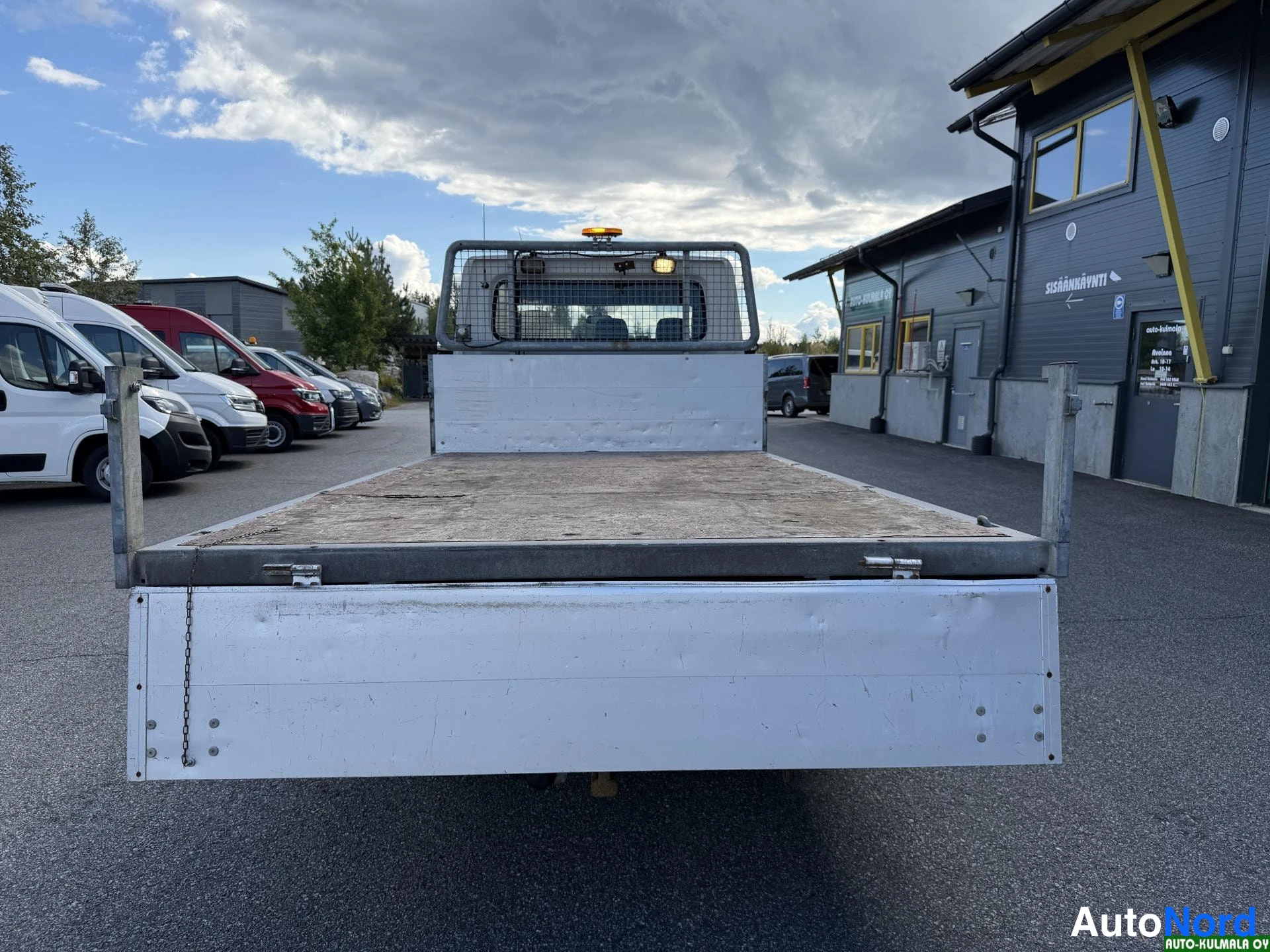 Valkoinen Volkswagen LT 2005, takaa, kuva 16