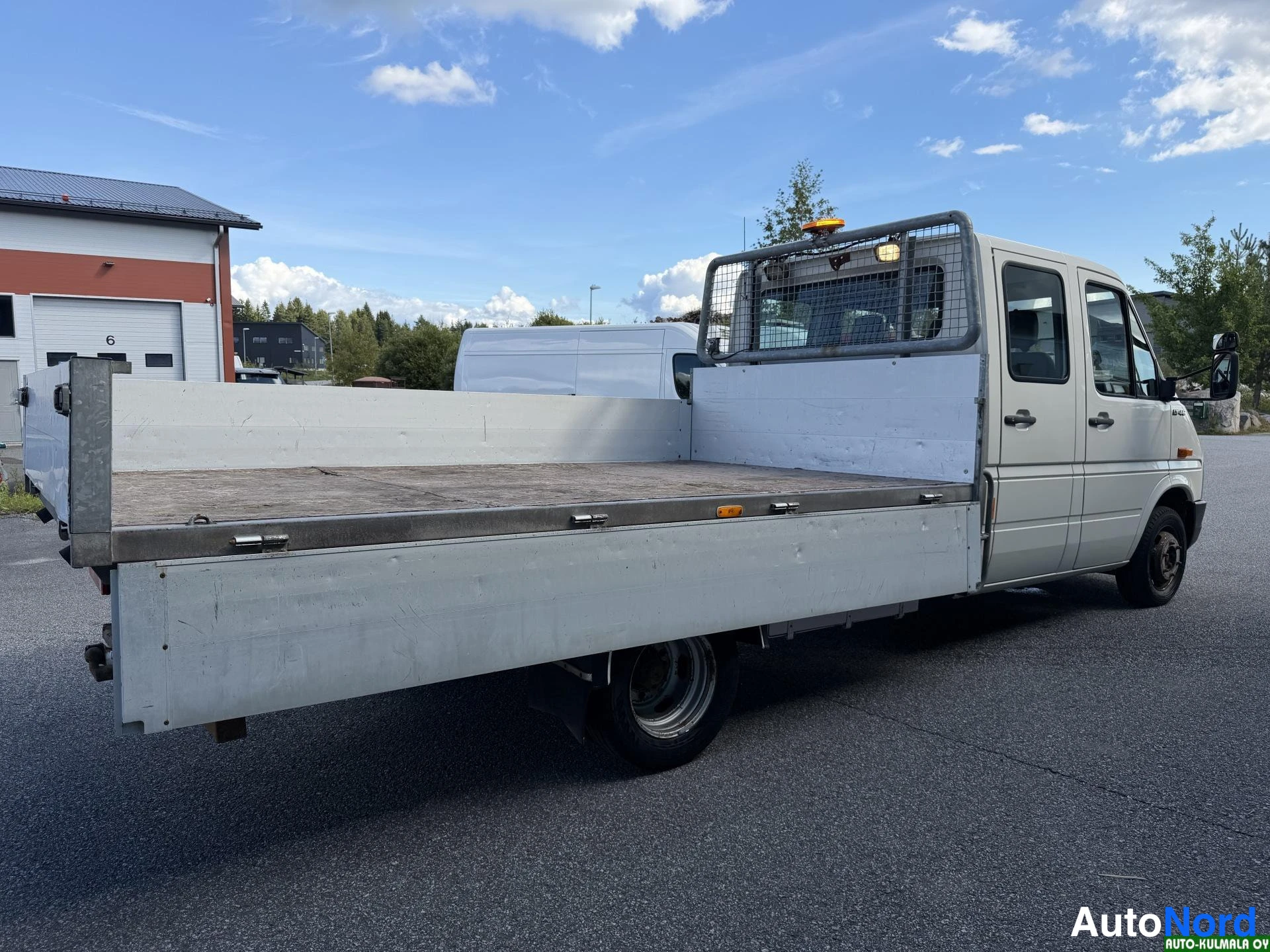 Valkoinen Volkswagen LT 2005, takaviisto, kuva 12